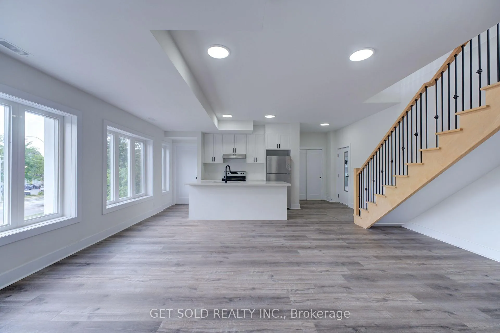 Photo 3 of Unit 10, 6701 Thorold Stone Road, Niagara Falls, Stamford — HOMEH