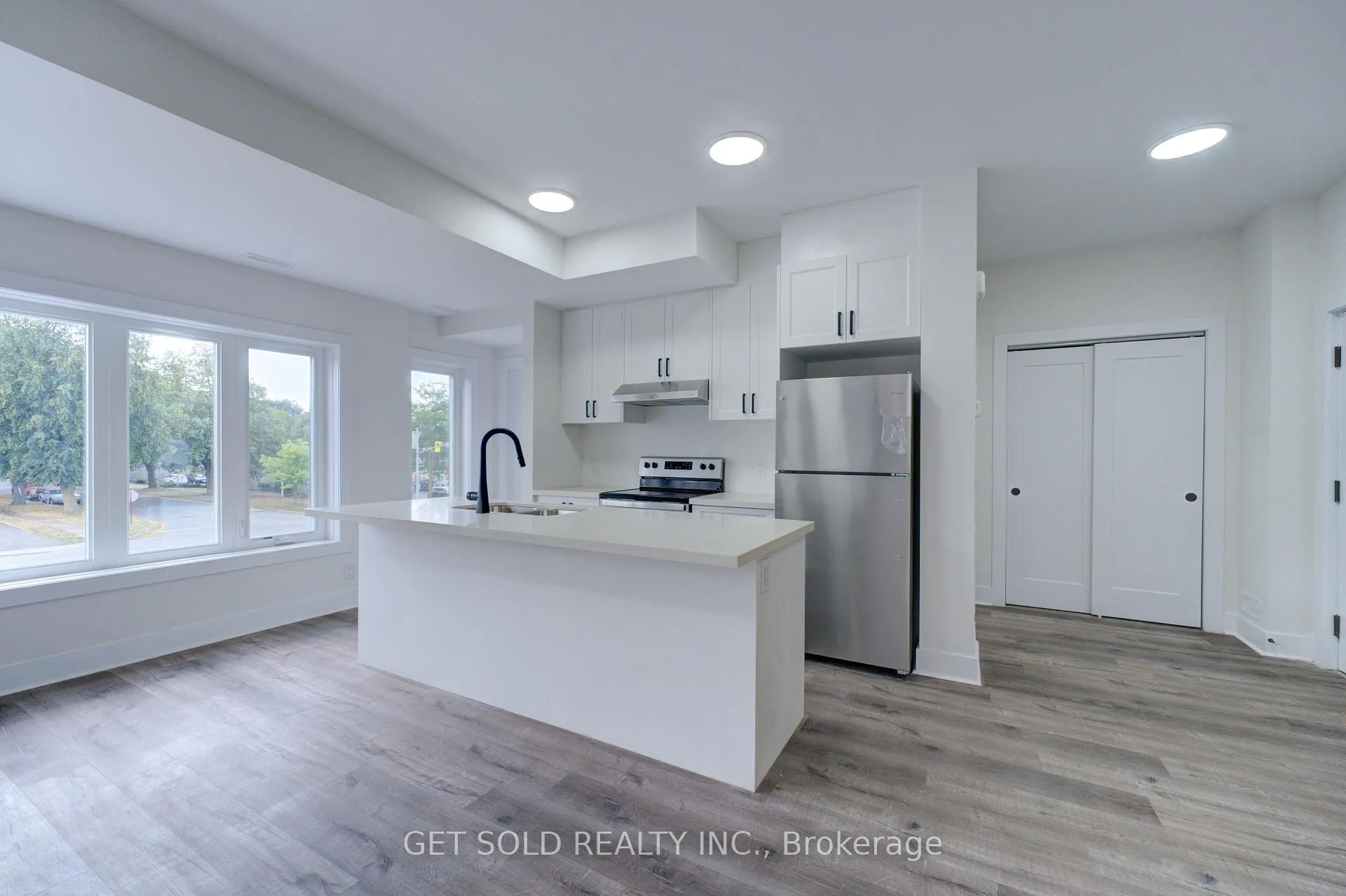 Photo 4 of Unit 10, 6701 Thorold Stone Road, Niagara Falls, Stamford — HOMEH