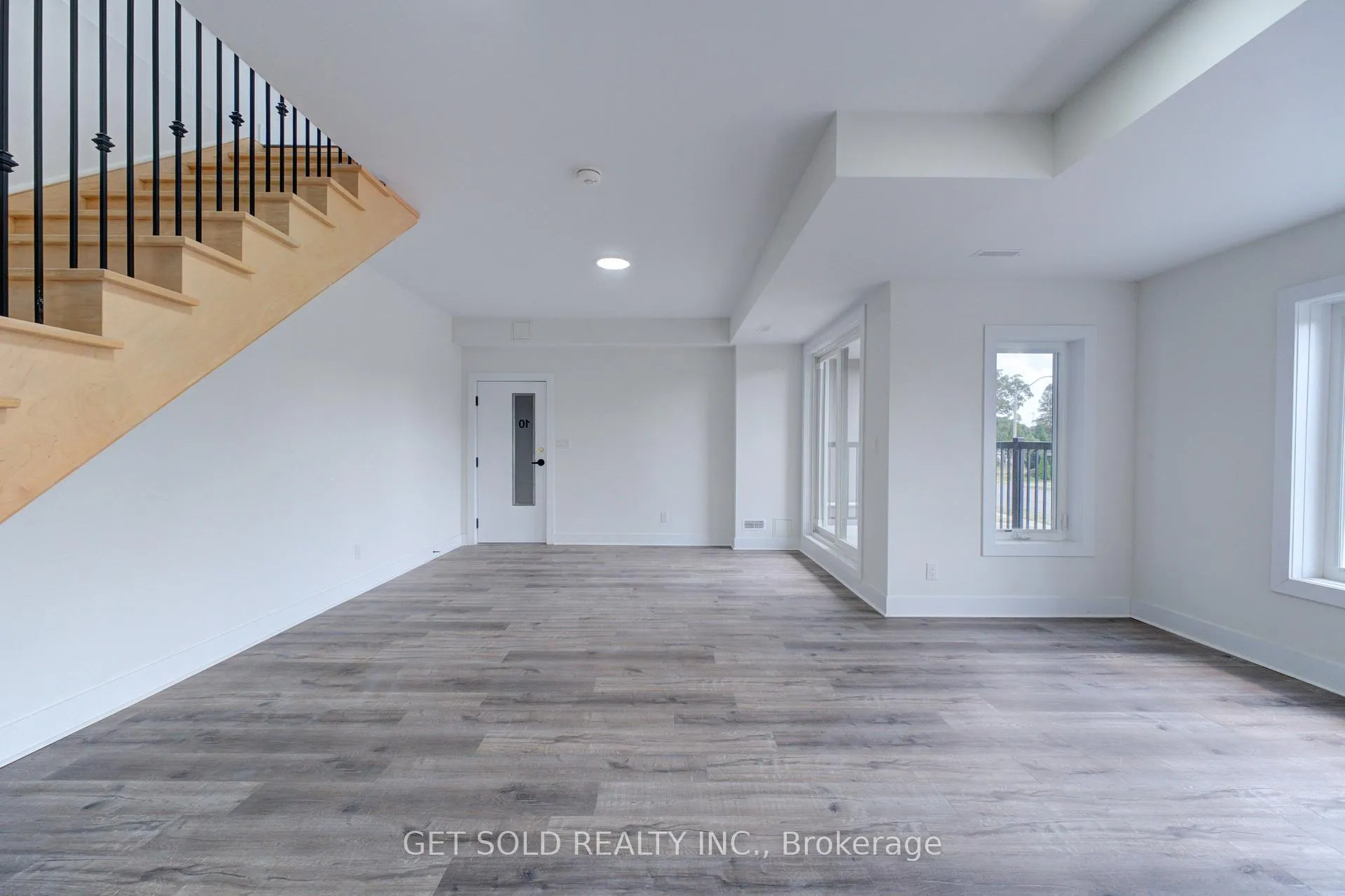 Photo 6 of Unit 10, 6701 Thorold Stone Road, Niagara Falls, Stamford — HOMEH