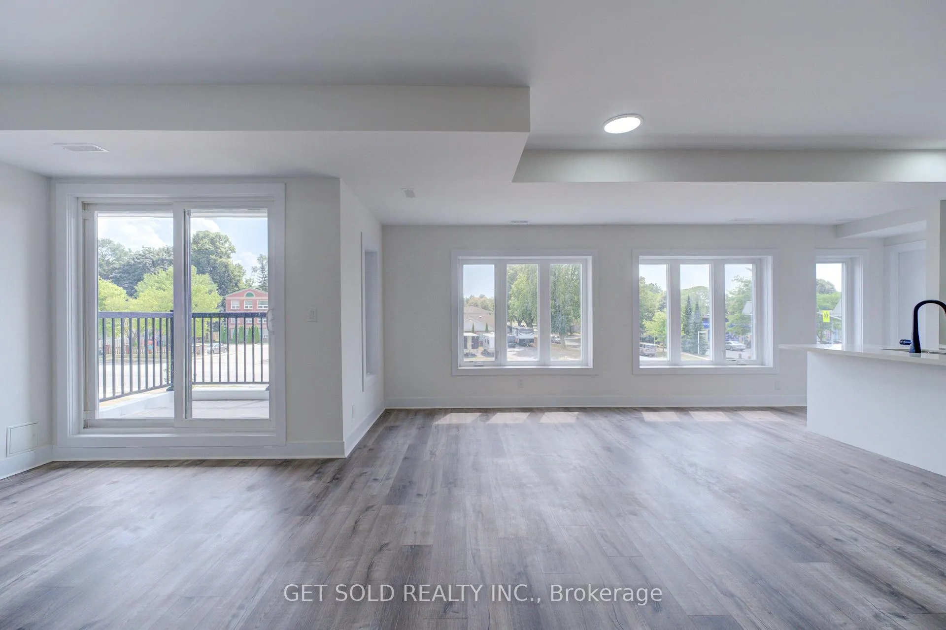 Photo 7 of Unit 10, 6701 Thorold Stone Road, Niagara Falls, Stamford — HOMEH