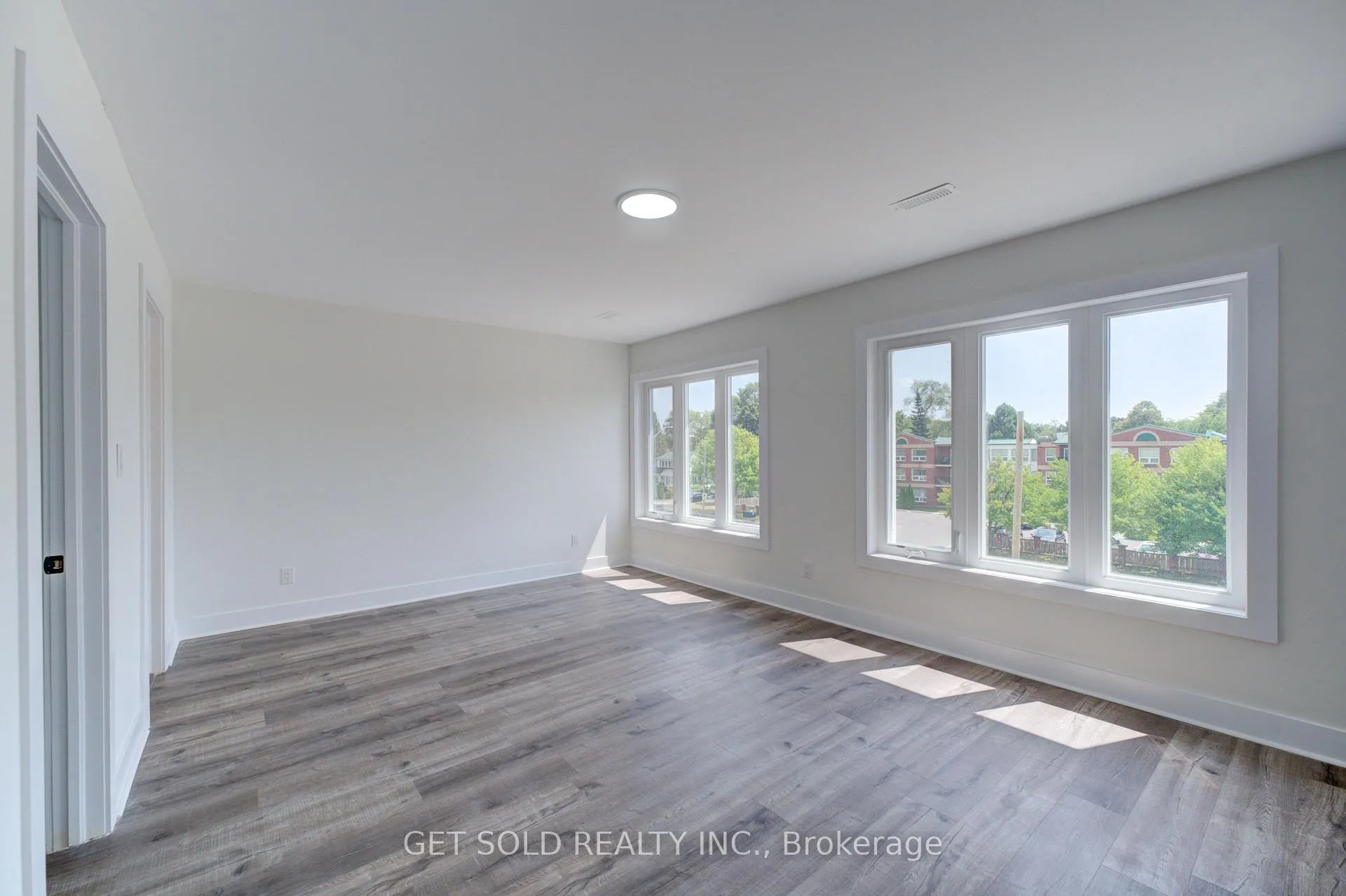 Photo 10 of Unit 10, 6701 Thorold Stone Road, Niagara Falls, Stamford — HOMEH