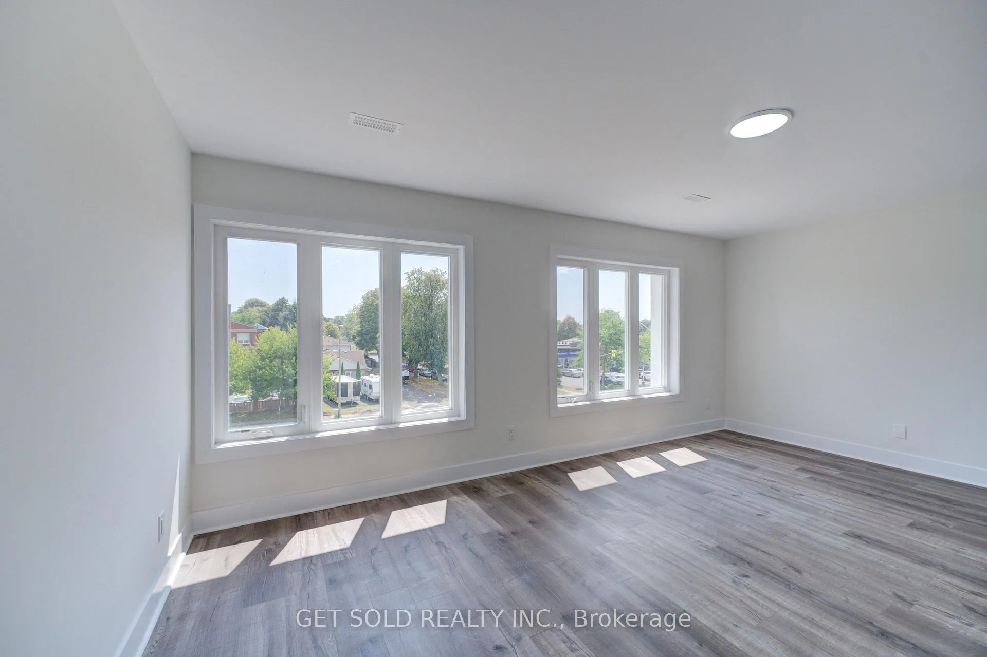 Photo 11 of Unit 10, 6701 Thorold Stone Road, Niagara Falls, Stamford — HOMEH