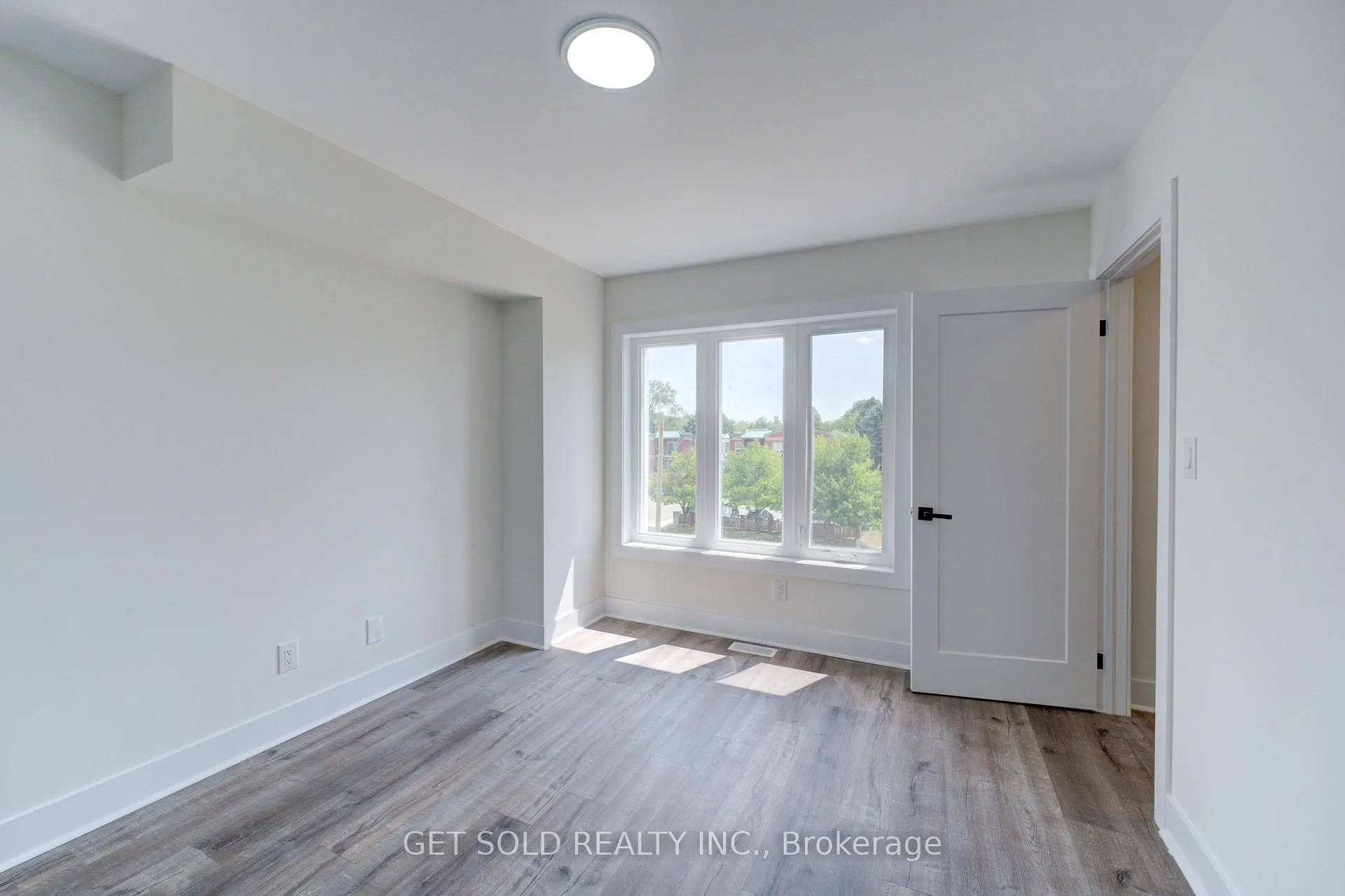 Photo 15 of Unit 10, 6701 Thorold Stone Road, Niagara Falls, Stamford — HOMEH