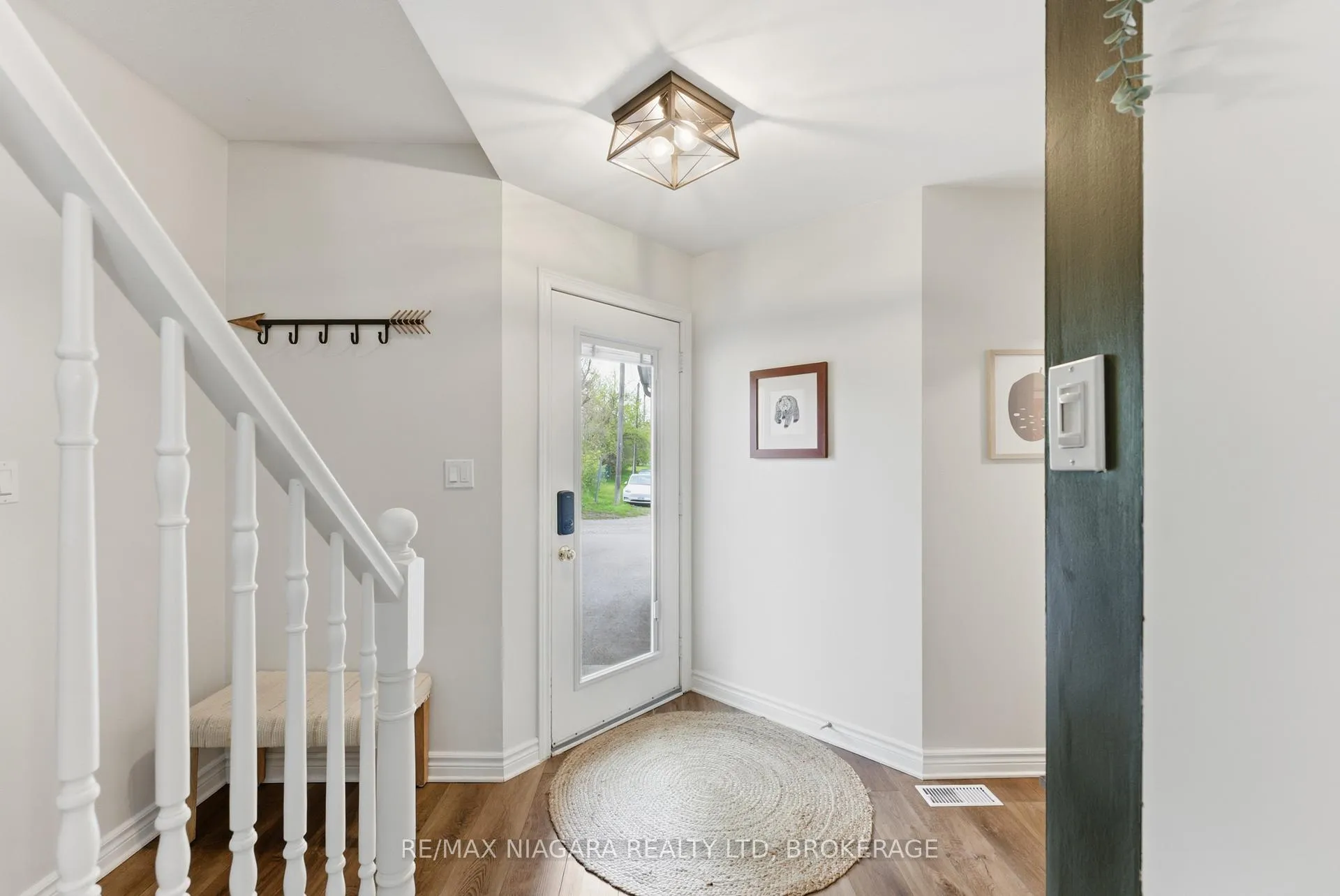 Photo 5 of 25 Beverly Street, St. Catharines, Oakdale — HOMEH