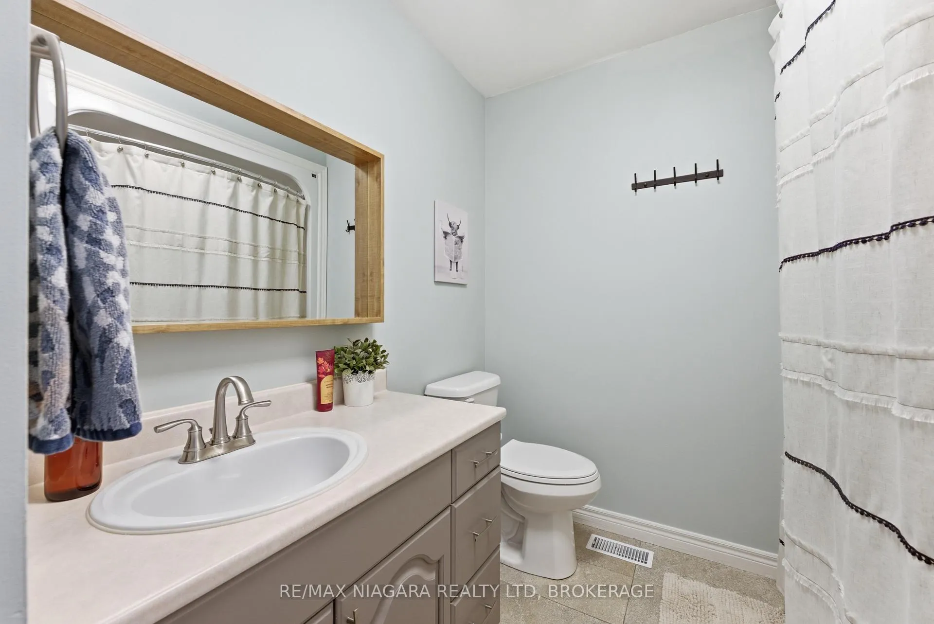 Photo 18 of 25 Beverly Street, St. Catharines, Oakdale — HOMEH