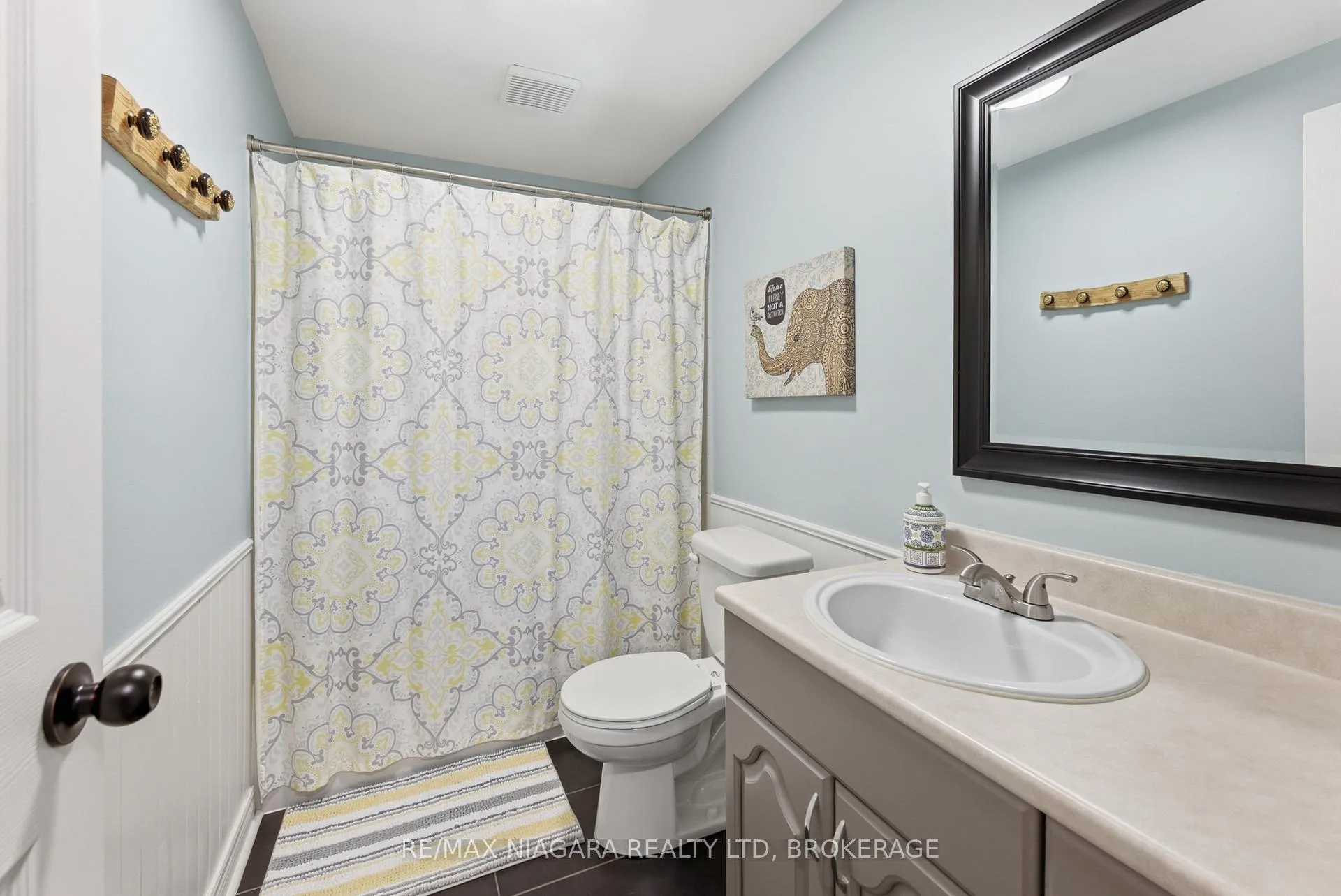 Photo 23 of 25 Beverly Street, St. Catharines, Oakdale — HOMEH