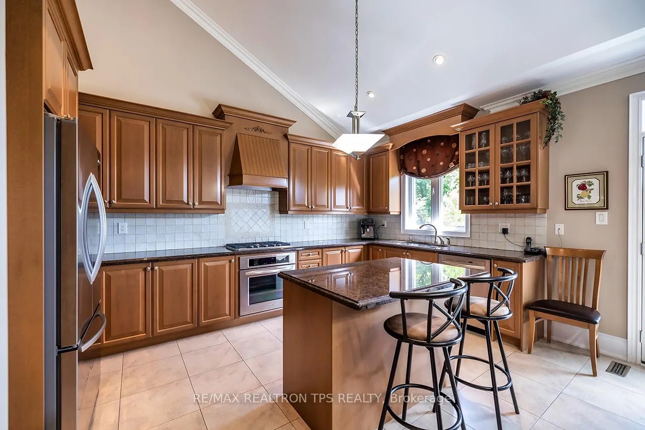 Photo 8 of 25 Leafield Drive, Scarborough, L'Amoreaux — HOMEH
