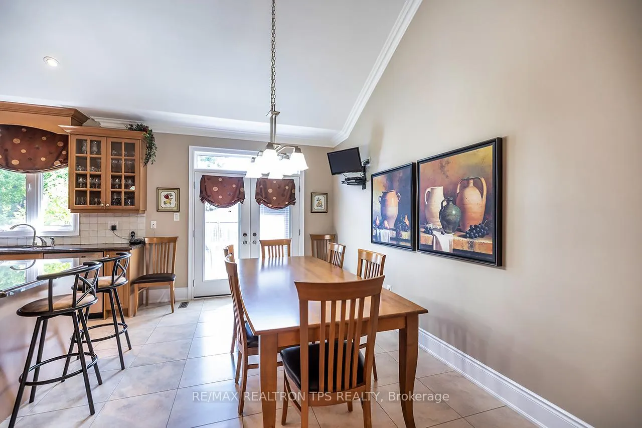 Photo 10 of 25 Leafield Drive, Scarborough, L'Amoreaux — HOMEH