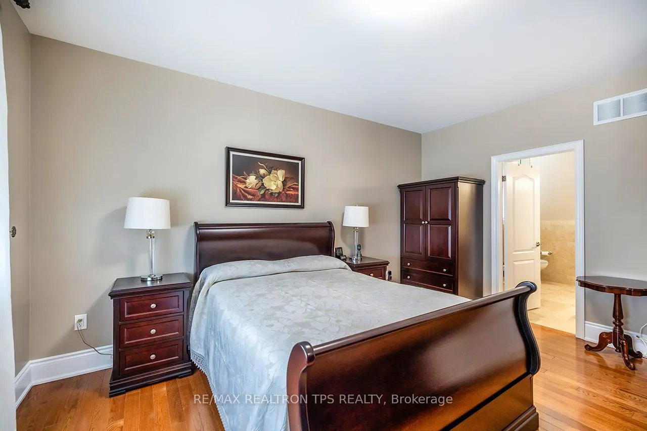 Photo 16 of 25 Leafield Drive, Scarborough, L'Amoreaux — HOMEH