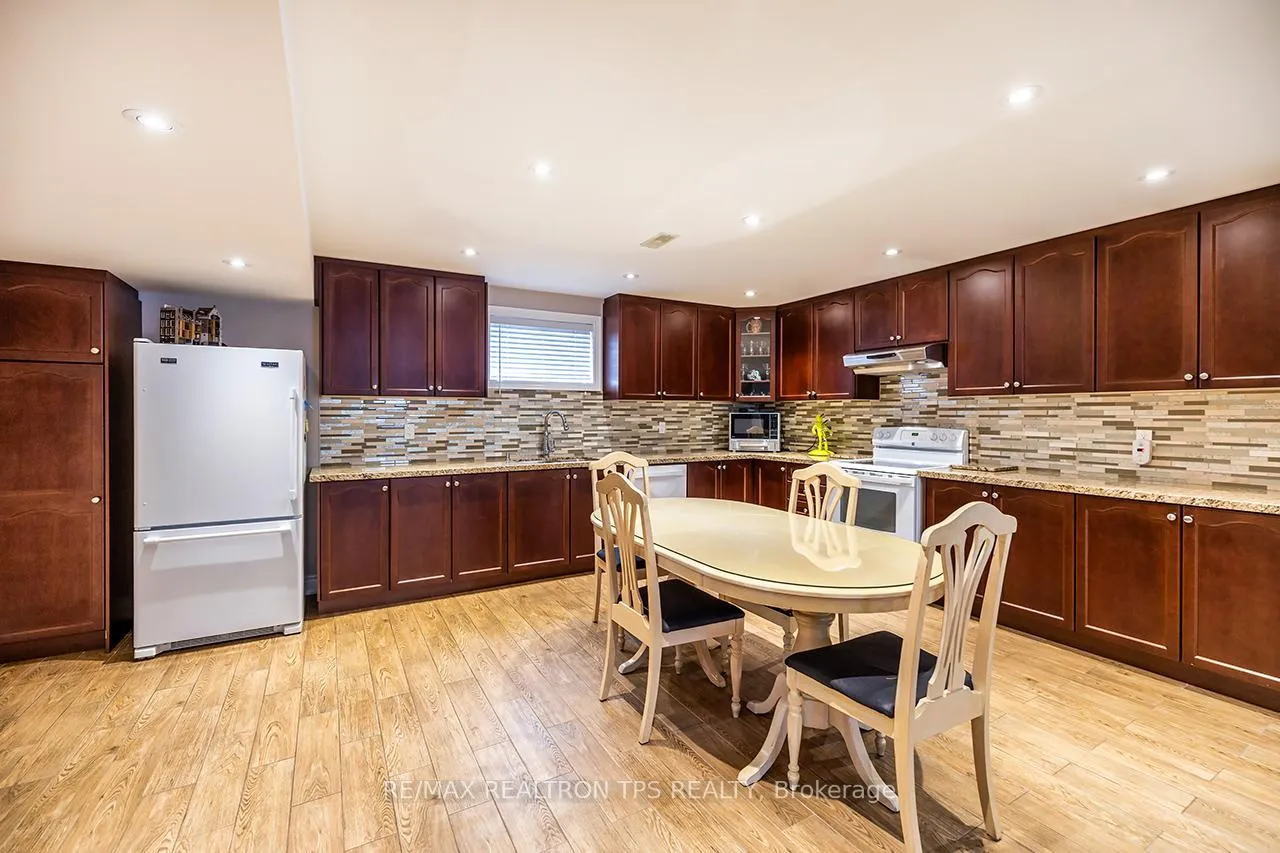 Photo 26 of 25 Leafield Drive, Scarborough, L'Amoreaux — HOMEH