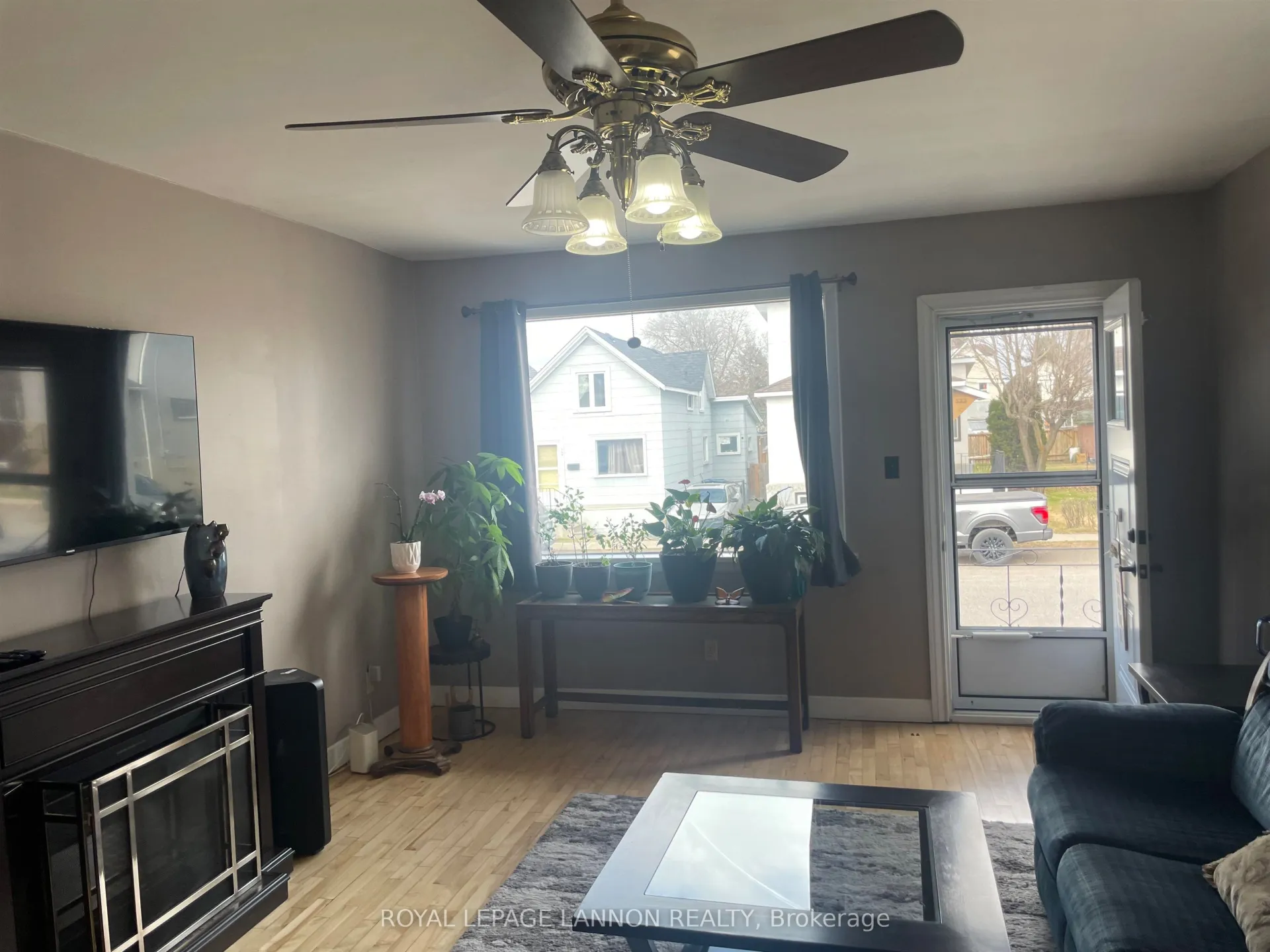Photo 2 of 523 McLaughlin Street W, Thunder Bay, East End — HOMEH