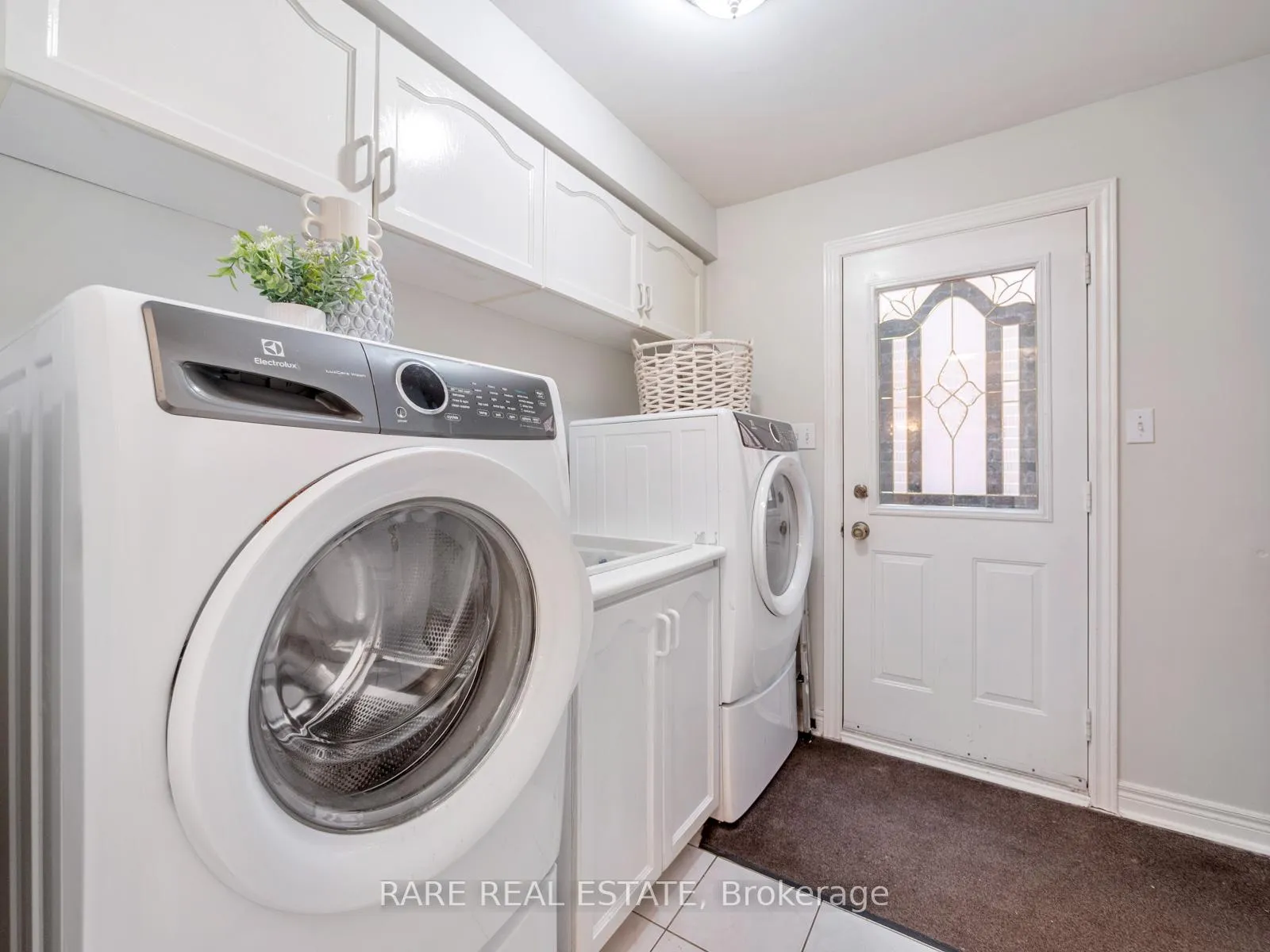 Photo 12 of 2730 Termini Terrace, Mississauga, Central Erin Mills — HOMEH