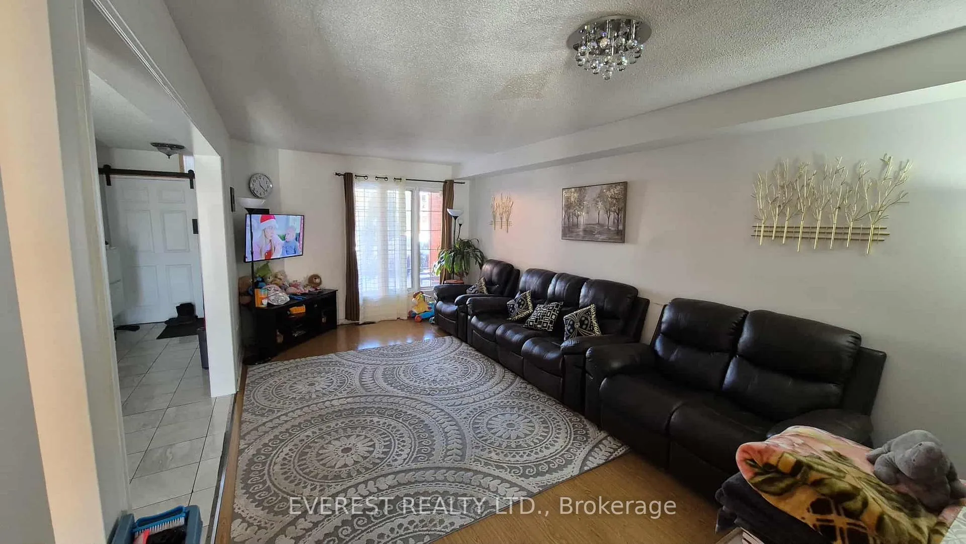 Photo 2 of 124 Desert Sand Drive, Brampton, Sandringham-Wellington — HOMEH
