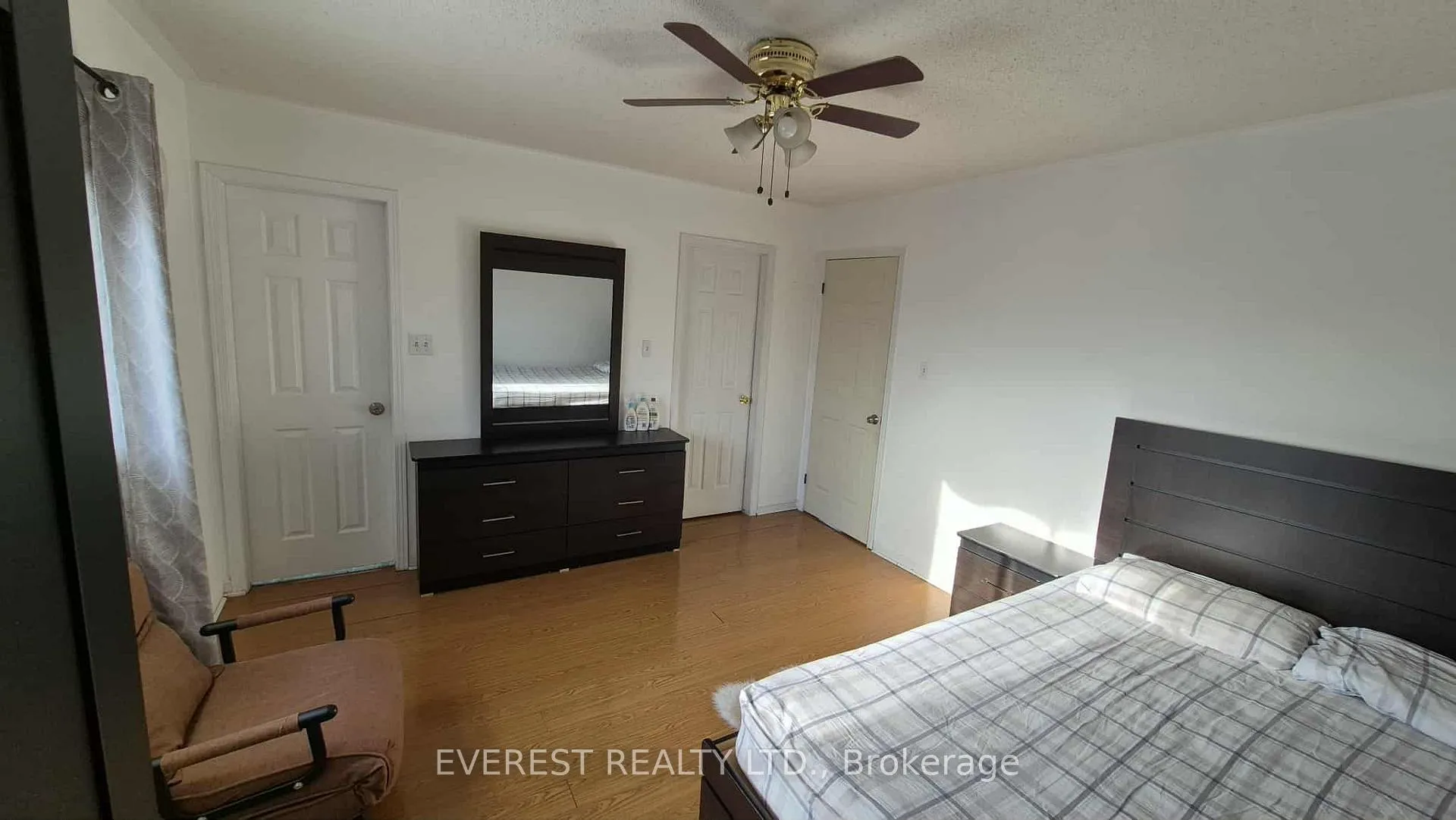 Photo 8 of 124 Desert Sand Drive, Brampton, Sandringham-Wellington — HOMEH