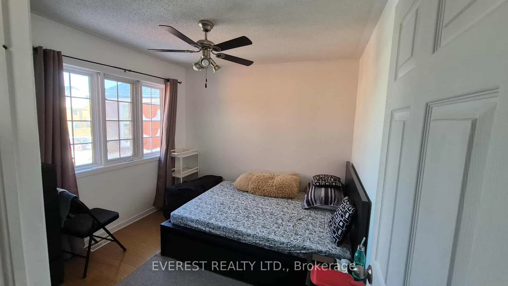 Photo 13 of 124 Desert Sand Drive, Brampton, Sandringham-Wellington — HOMEH
