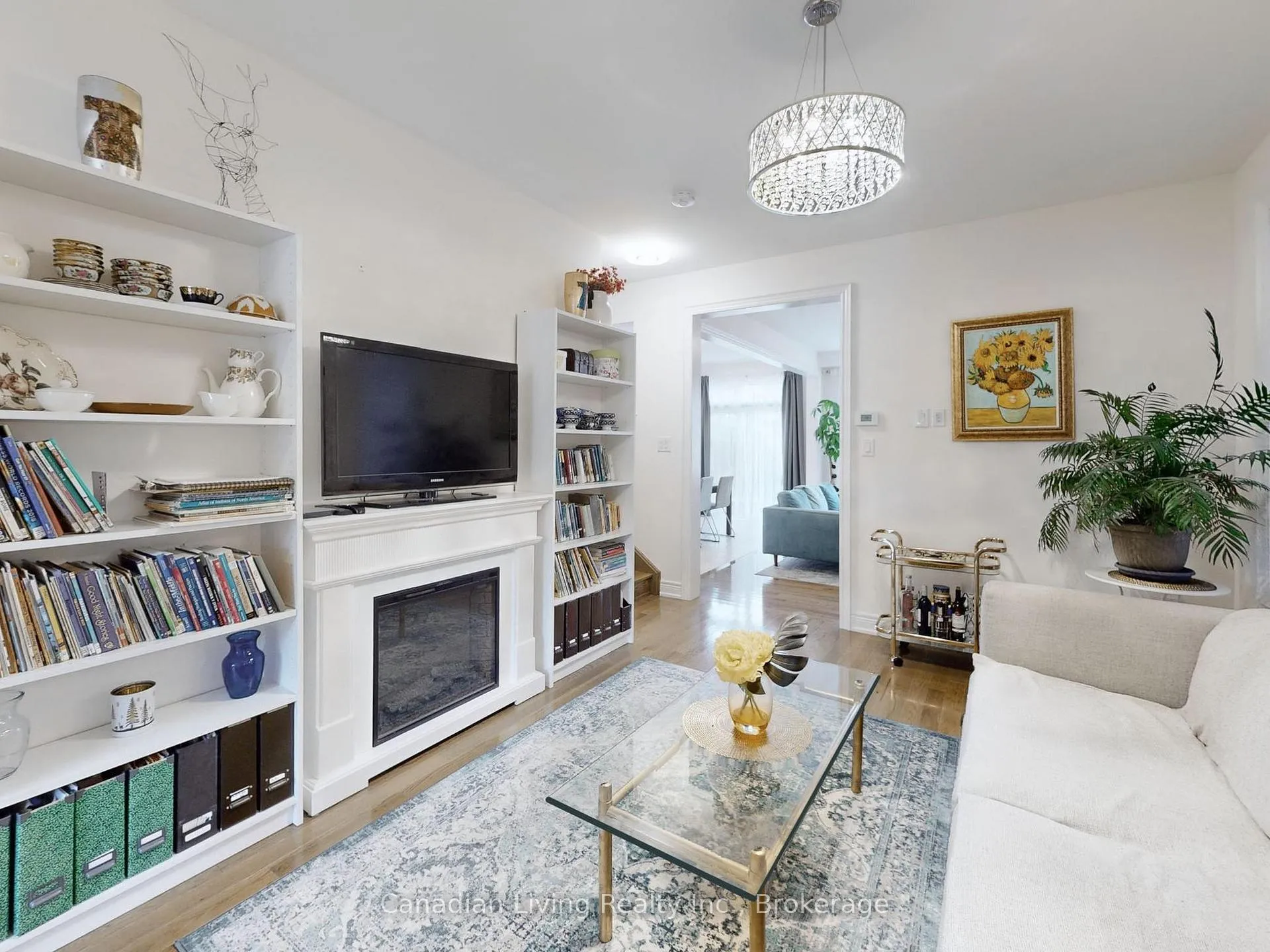Photo 13 of 208 Boone Crescent, Vaughan, Kleinburg — HOMEH
