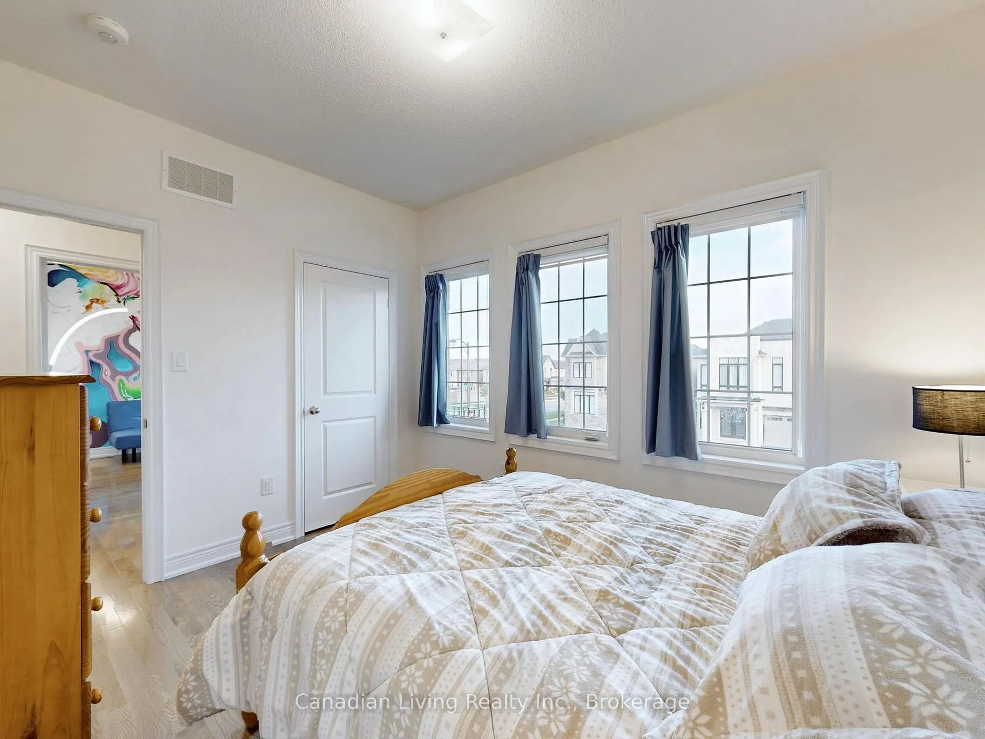 Photo 18 of 208 Boone Crescent, Vaughan, Kleinburg — HOMEH
