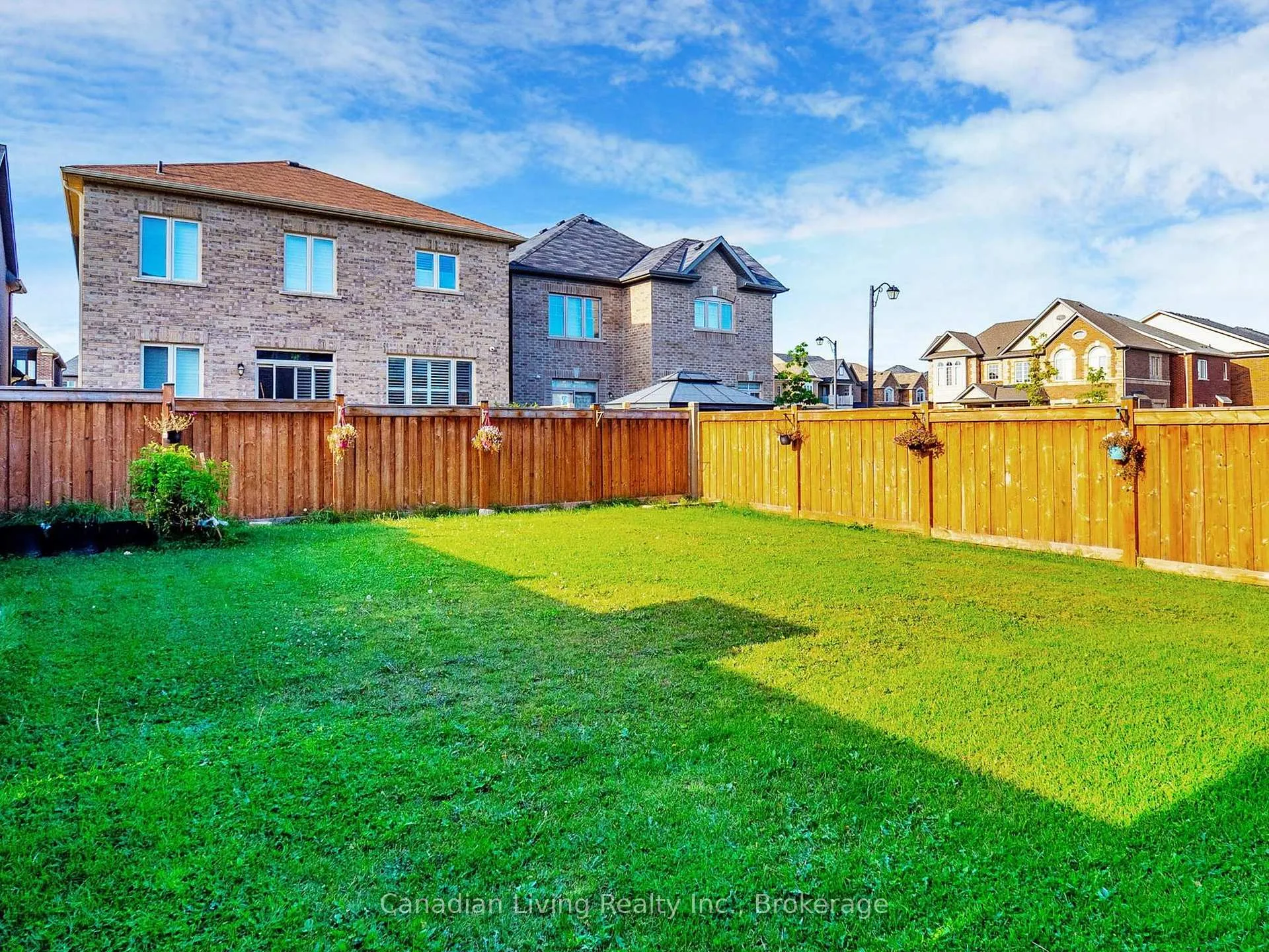 Photo 21 of 208 Boone Crescent, Vaughan, Kleinburg — HOMEH