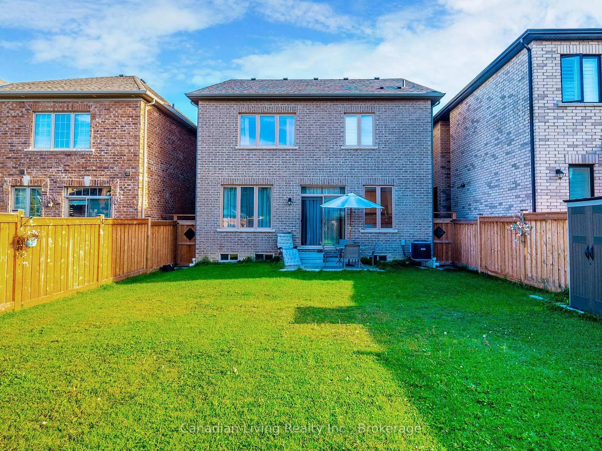 Photo 22 of 208 Boone Crescent, Vaughan, Kleinburg — HOMEH