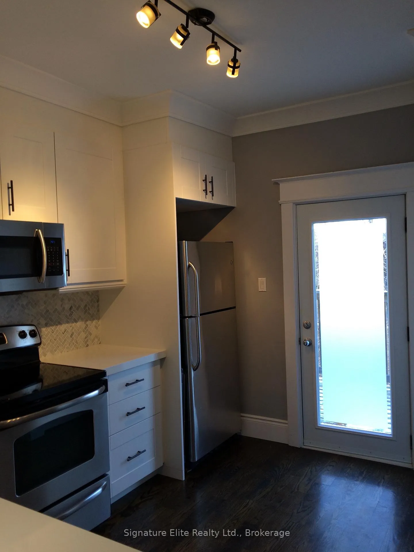 Photo 4 of Unit Main, 210 Pearson Avenue, Toronto, High Park-Swansea — HOMEH