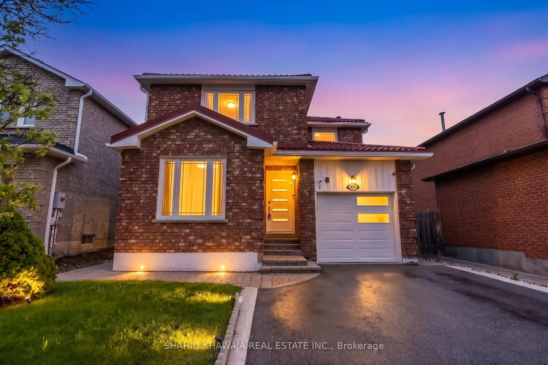 Photo 2 of 7425 Doverwood Drive, Mississauga, Meadowvale — HOMEH