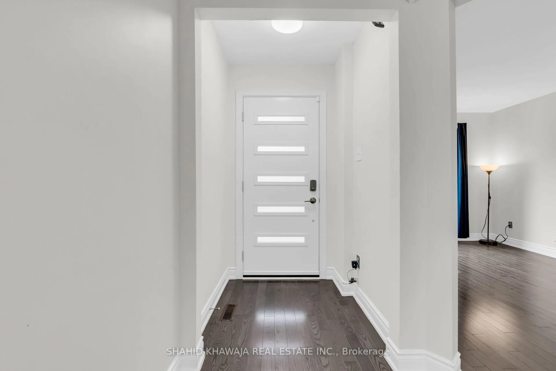 Photo 4 of 7425 Doverwood Drive, Mississauga, Meadowvale — HOMEH