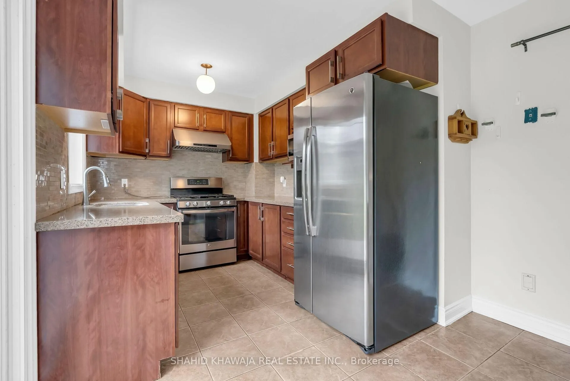 Photo 9 of 7425 Doverwood Drive, Mississauga, Meadowvale — HOMEH