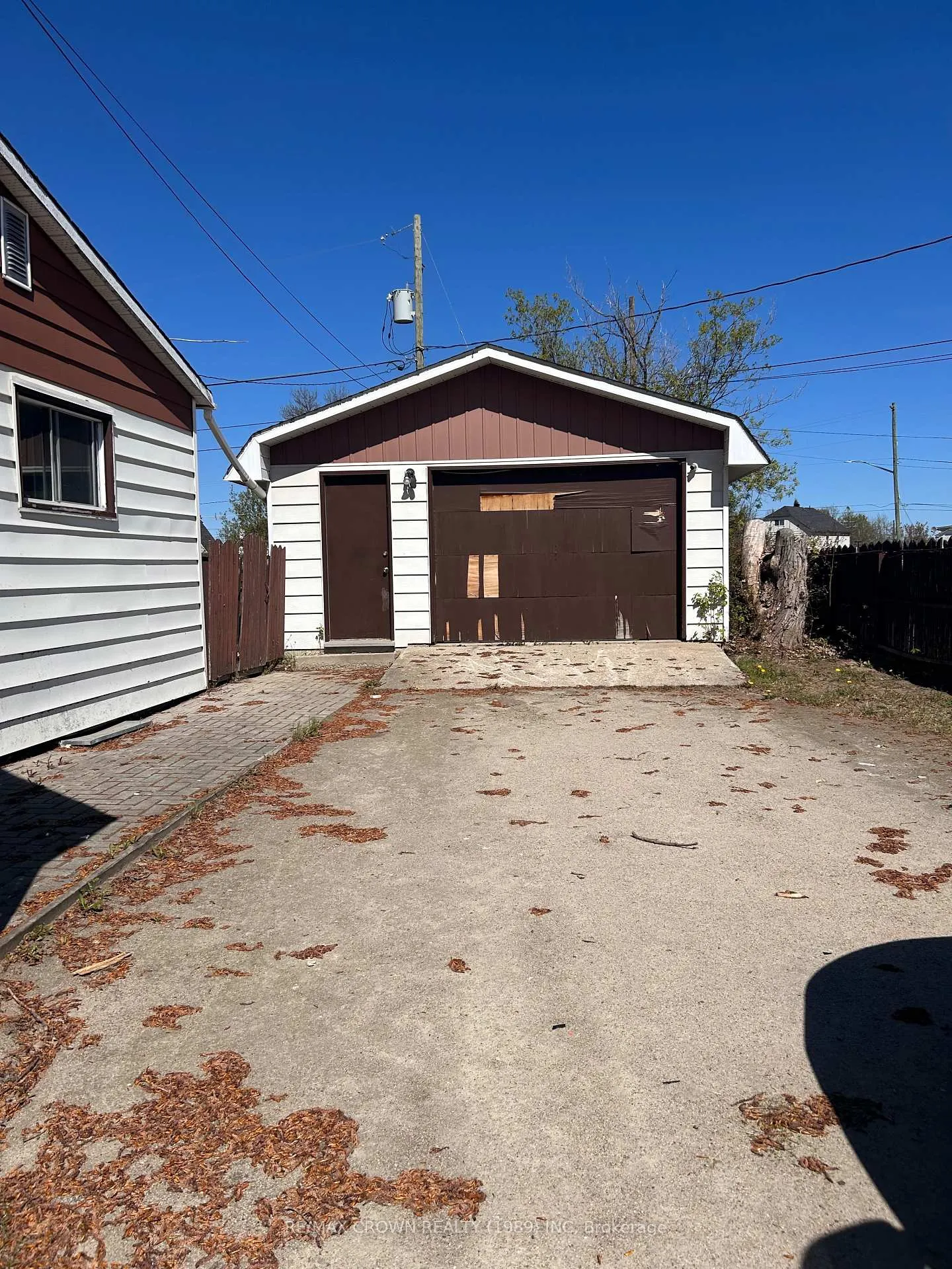 Photo 2 of 37 Cain Avenue, Kapuskasing — HOMEH