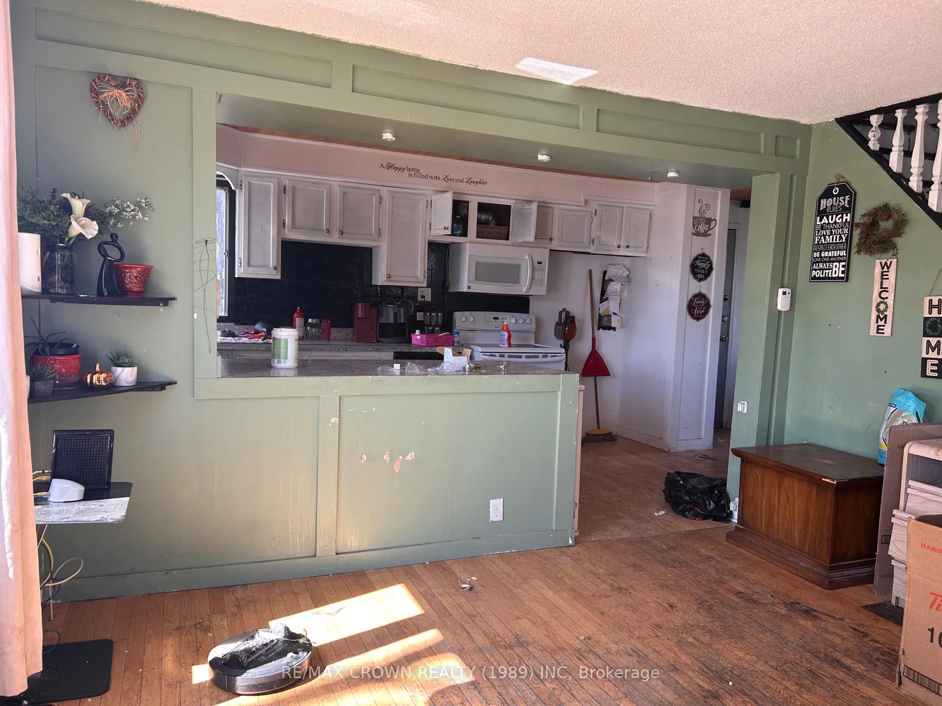Photo 3 of 37 Cain Avenue, Kapuskasing — HOMEH