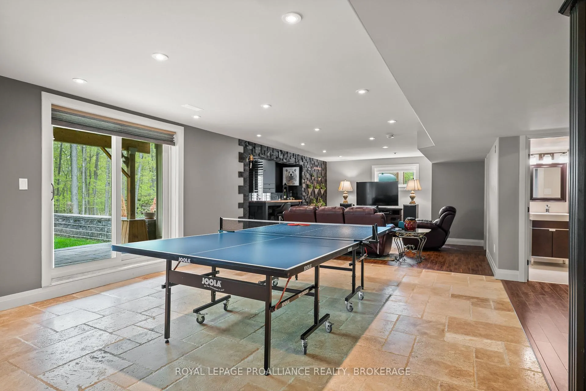 Photo 31 of 2918 Leeman Road, Kingston, City North of 401 — HOMEH