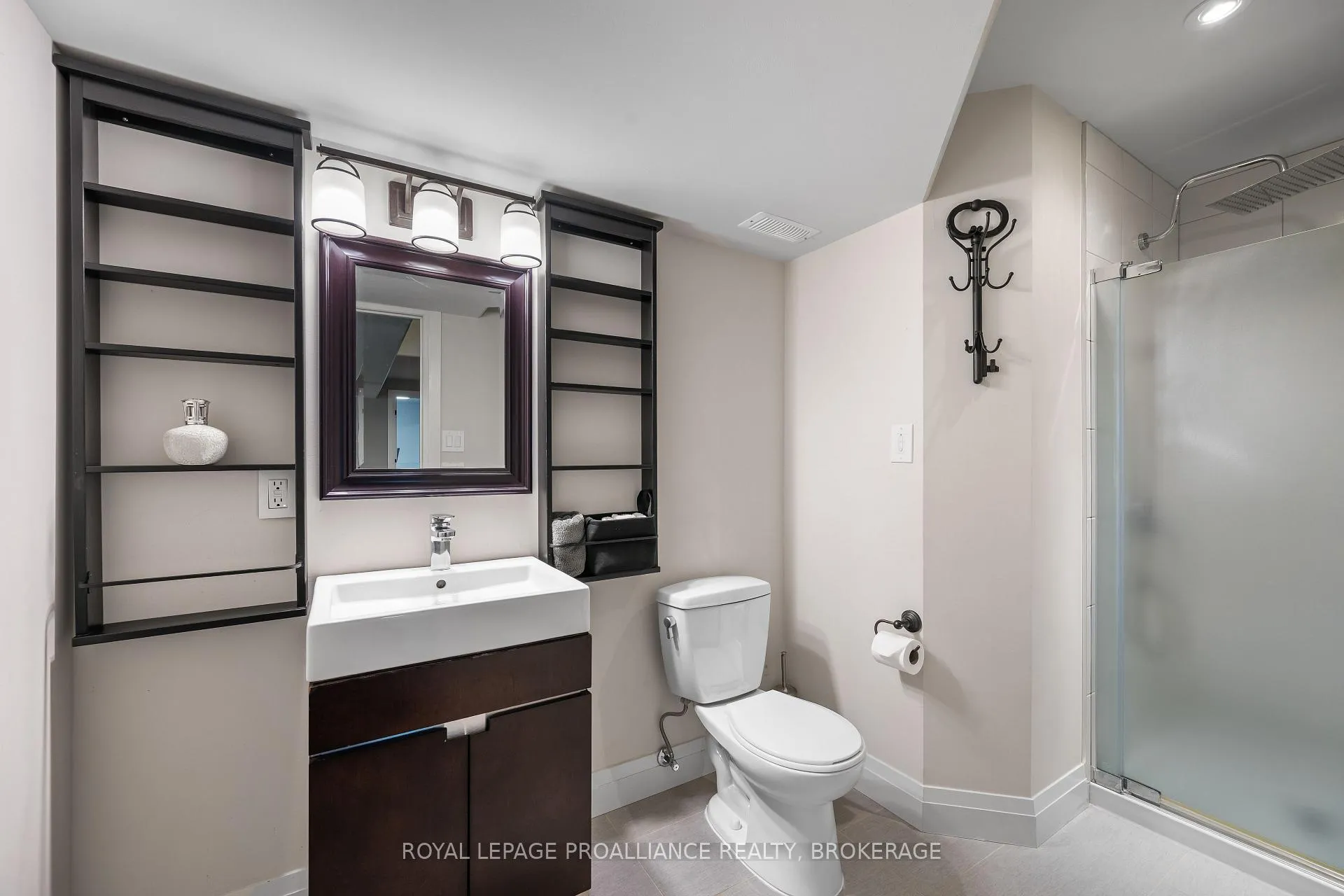 Photo 41 of 2918 Leeman Road, Kingston, City North of 401 — HOMEH