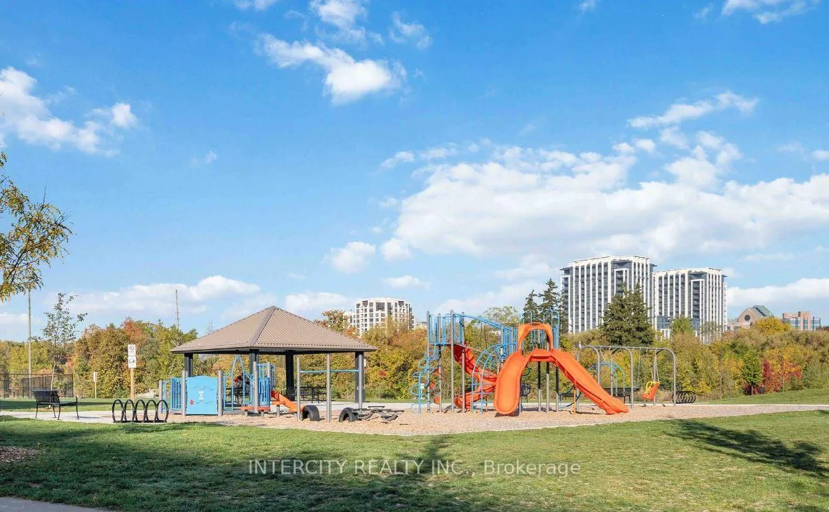 Photo 2 of Unit 813A, 10 Rouge Valley Drive, Markham, Unionville — HOMEH