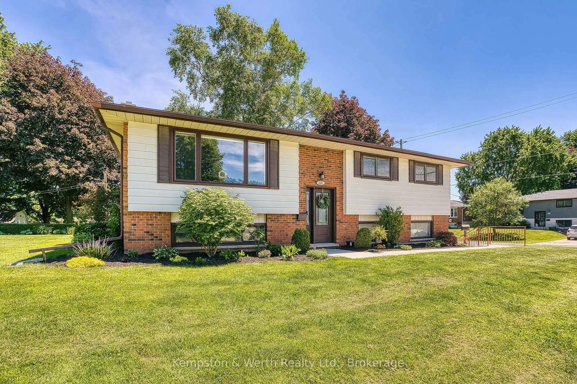 Photo 2 of 428 Boyne Avenue, North Perth, Listowel — HOMEH