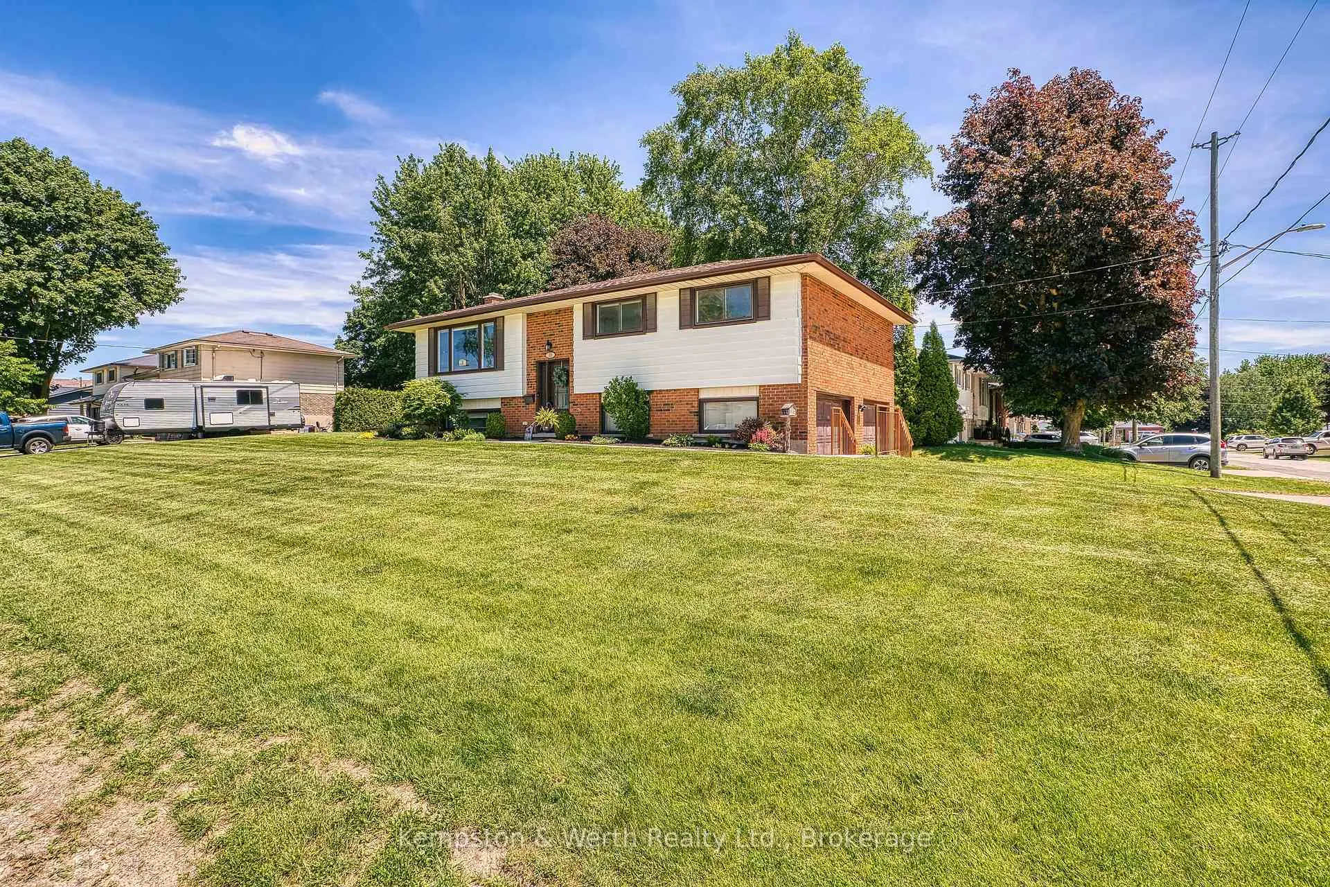Photo 4 of 428 Boyne Avenue, North Perth, Listowel — HOMEH