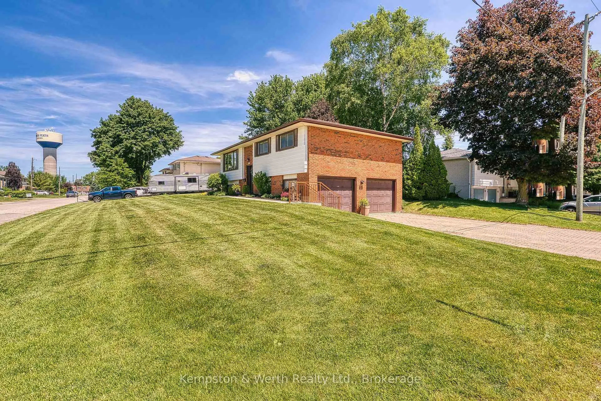 Photo 32 of 428 Boyne Avenue, North Perth, Listowel — HOMEH