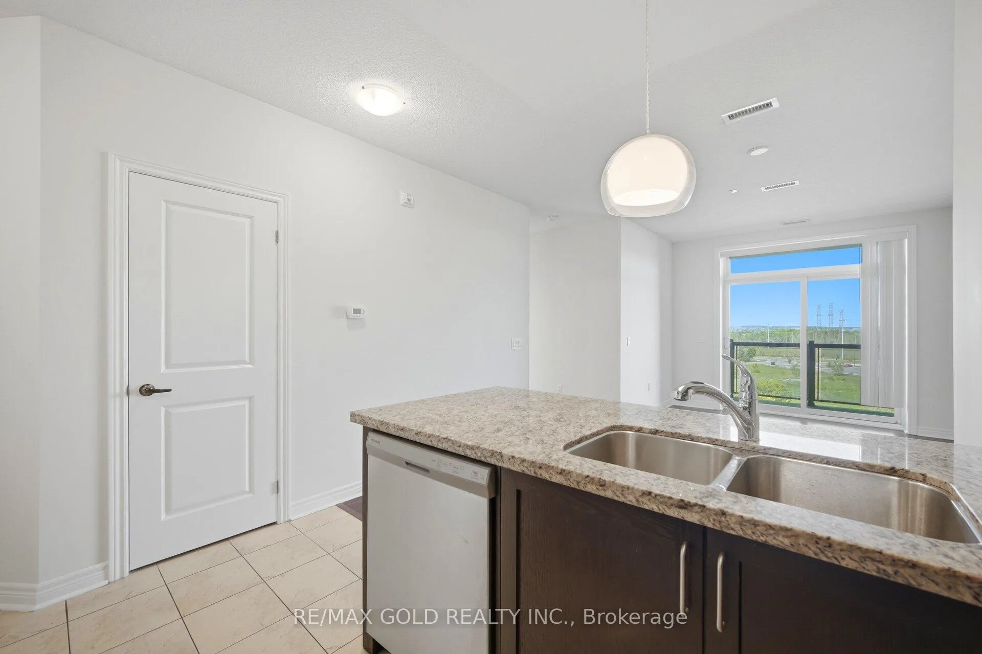Photo 11 of Unit 601, 39 New Delhi Drive, Markham, Cedarwood — HOMEH