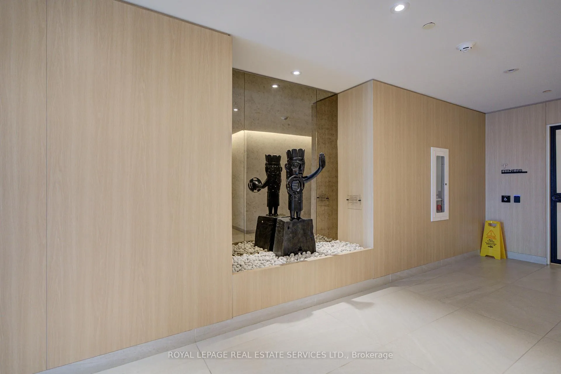 Photo 6 of Unit 2202, 1 Fairview Road, Mississauga, Mississauga Valleys — HOMEH