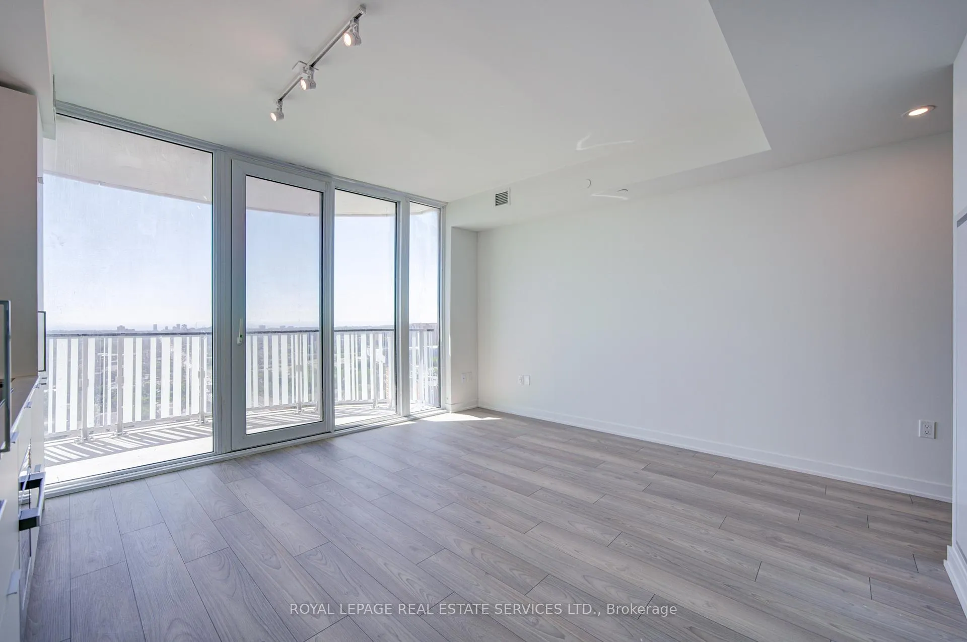Photo 10 of Unit 2202, 1 Fairview Road, Mississauga, Mississauga Valleys — HOMEH