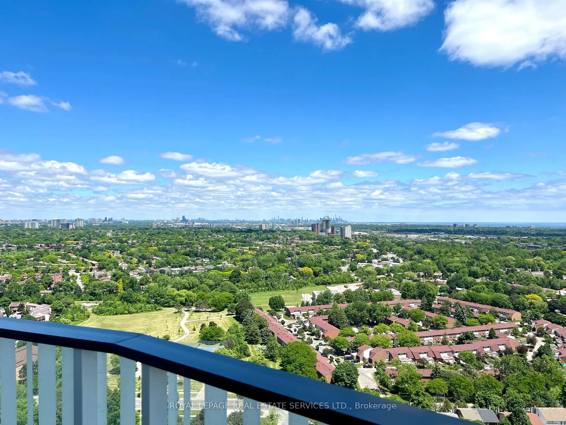 Photo 11 of Unit 2202, 1 Fairview Road, Mississauga, Mississauga Valleys — HOMEH