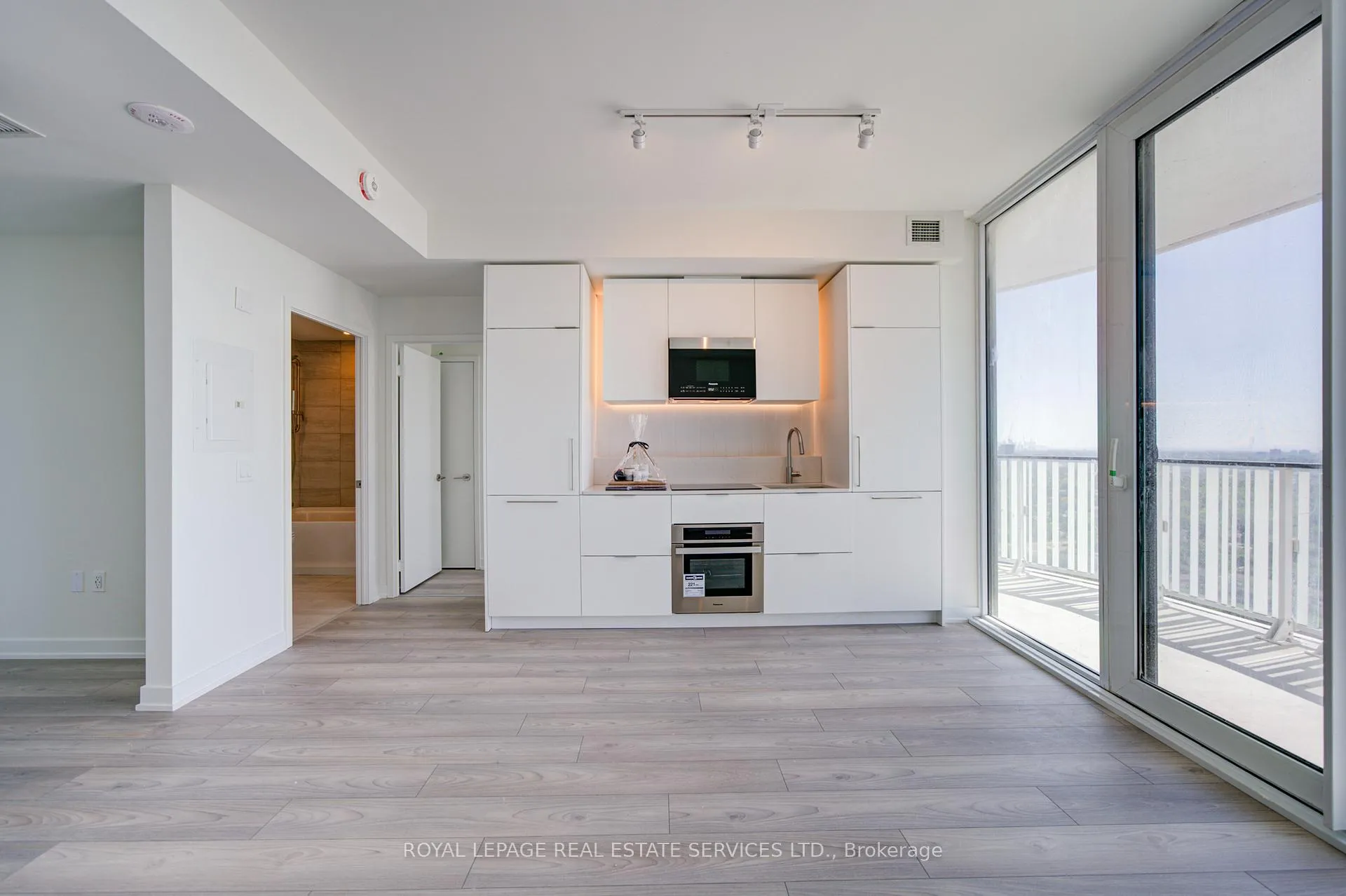 Photo 12 of Unit 2202, 1 Fairview Road, Mississauga, Mississauga Valleys — HOMEH
