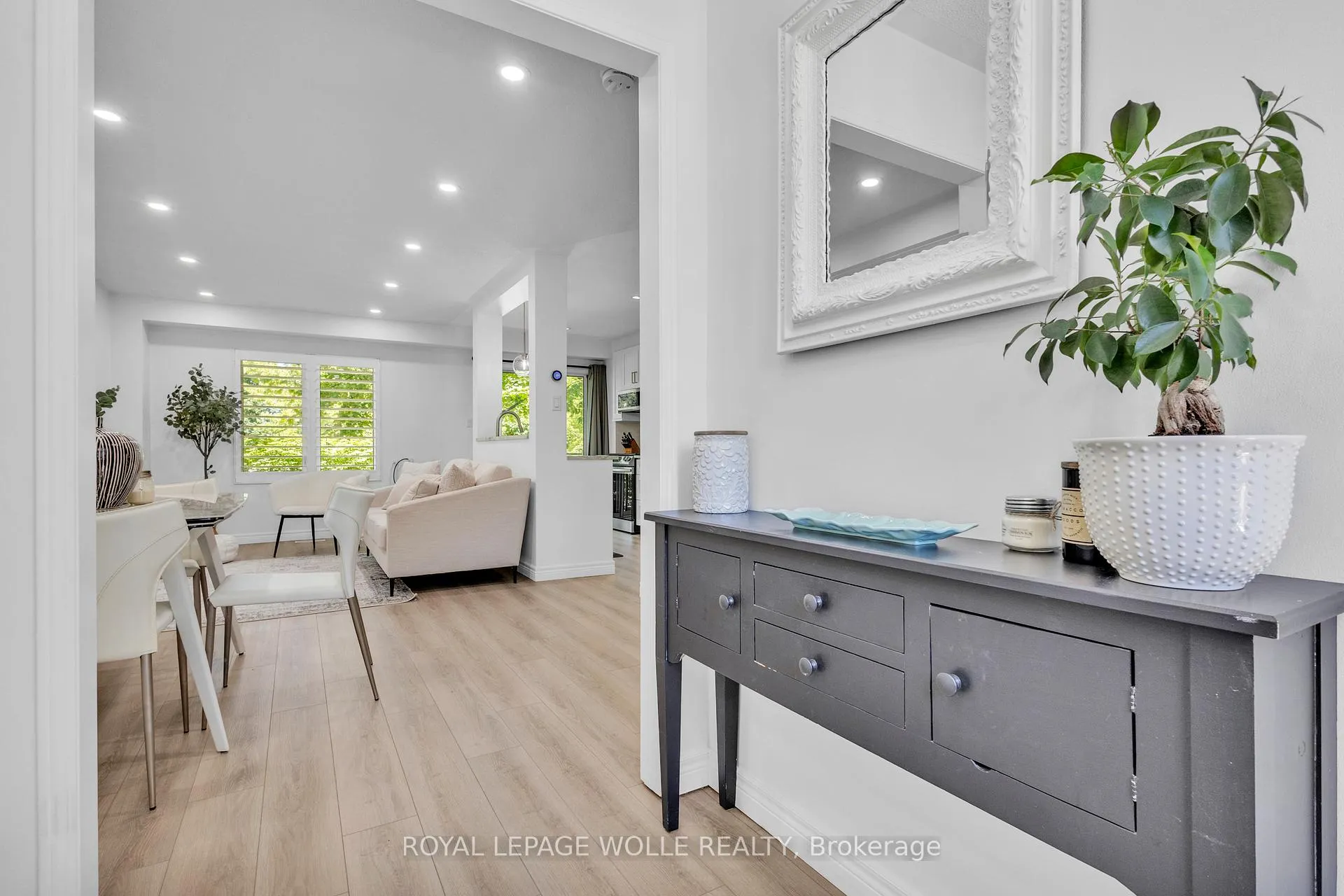 Photo 4 of Unit 62, 1484 Torrington Drive, Mississauga, East Credit — HOMEH
