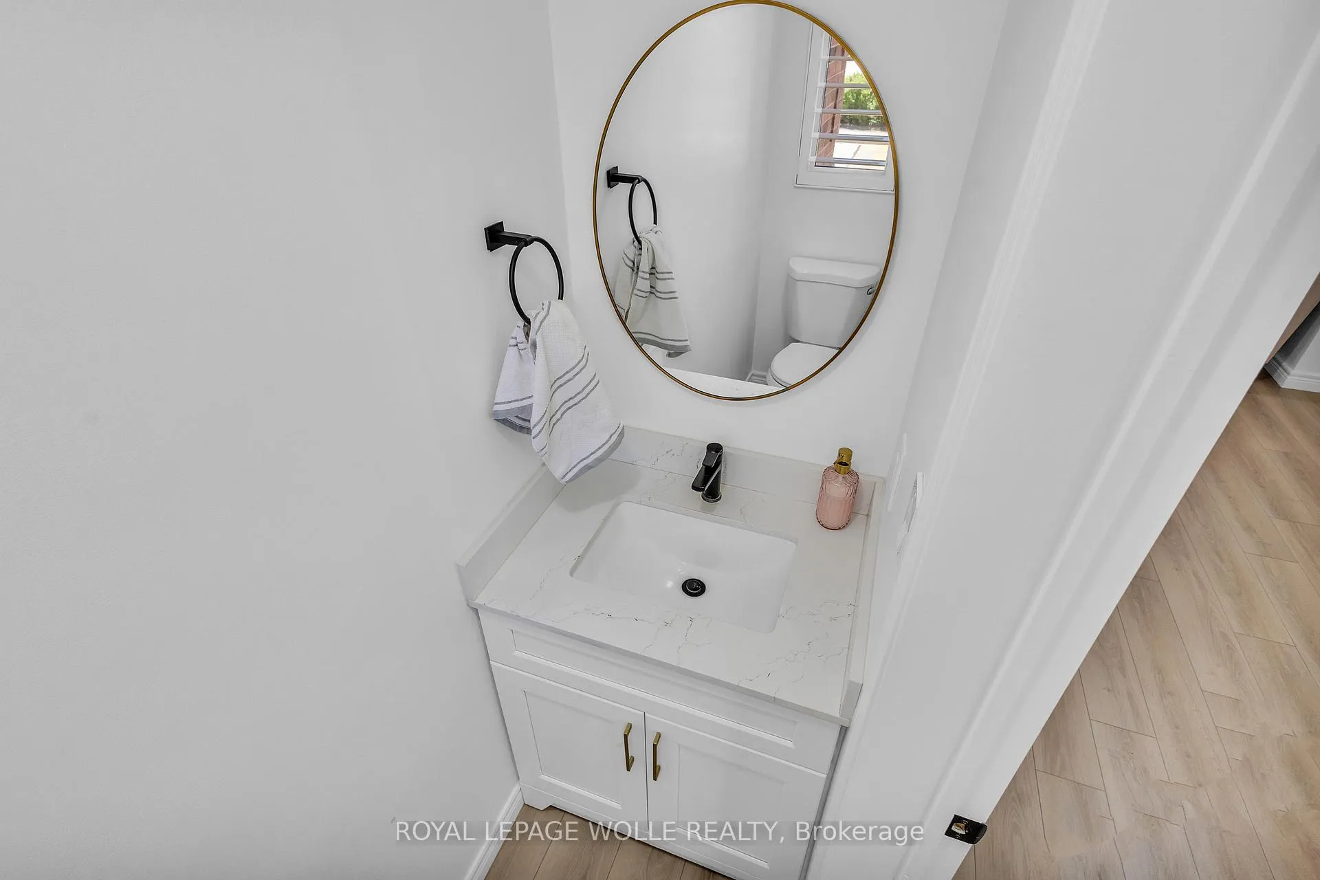 Photo 5 of Unit 62, 1484 Torrington Drive, Mississauga, East Credit — HOMEH