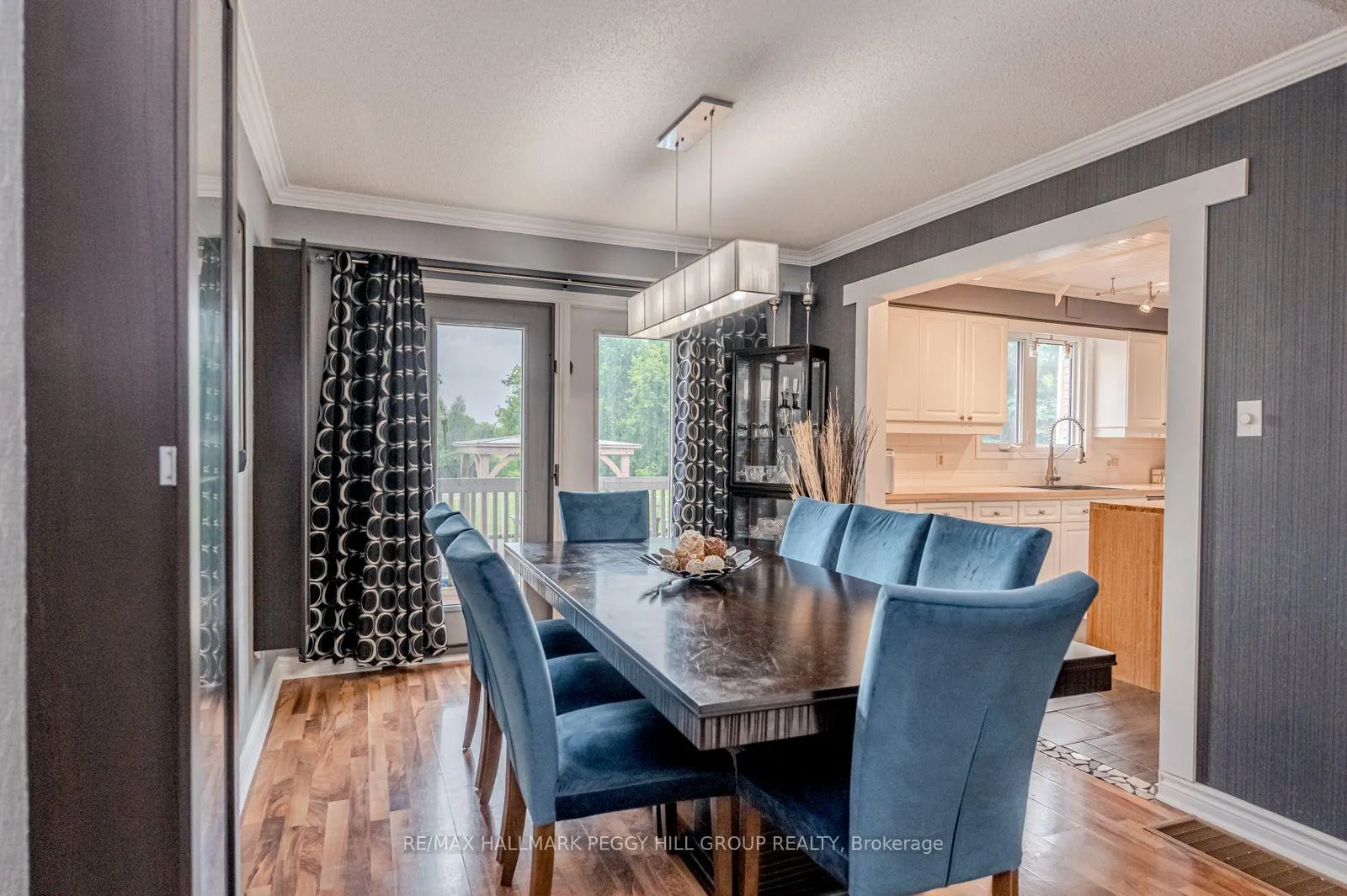 Photo 8 of 1923 10th Line, Innisfil, Stroud — HOMEH