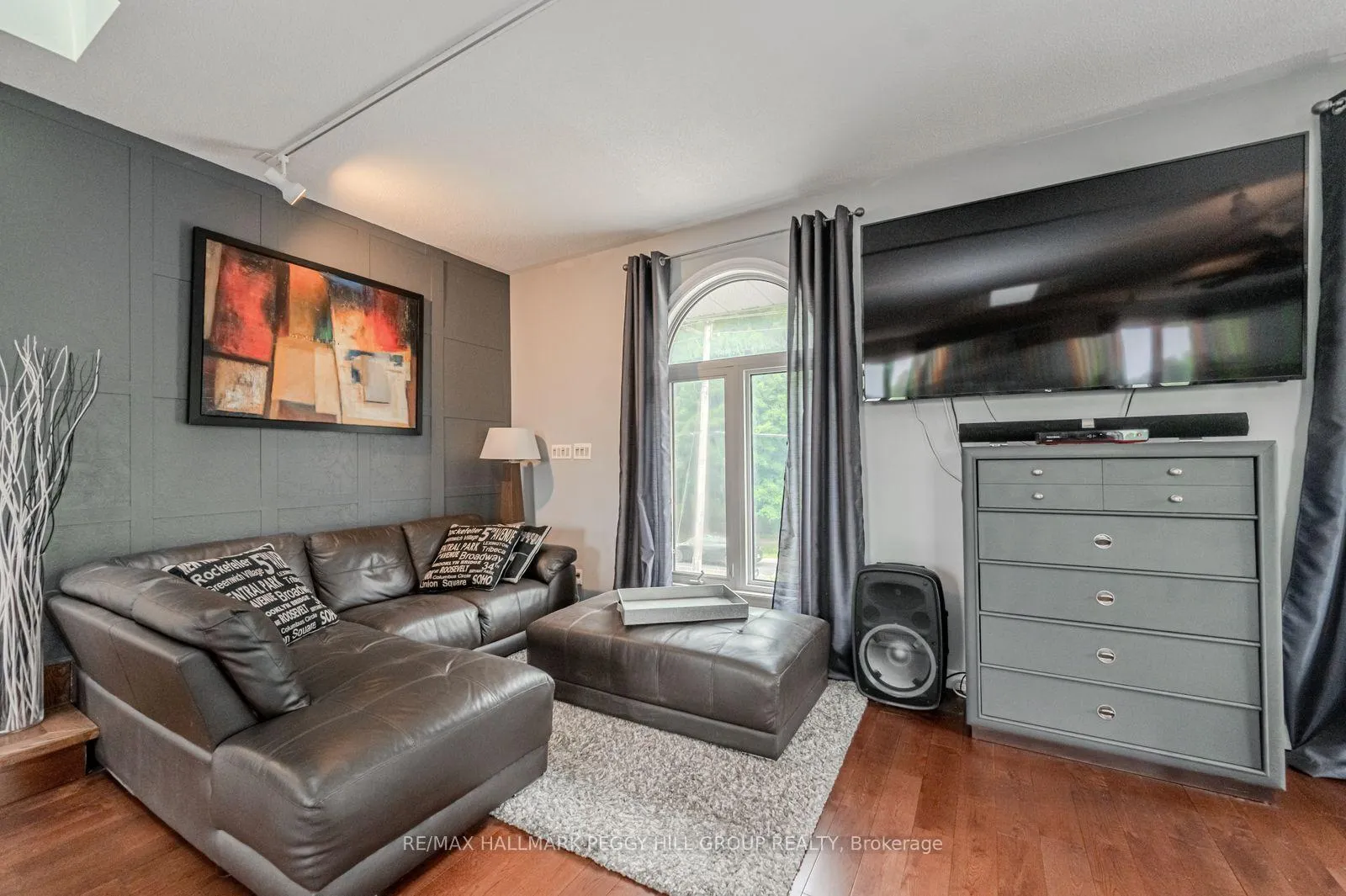 Photo 16 of 1923 10th Line, Innisfil, Stroud — HOMEH
