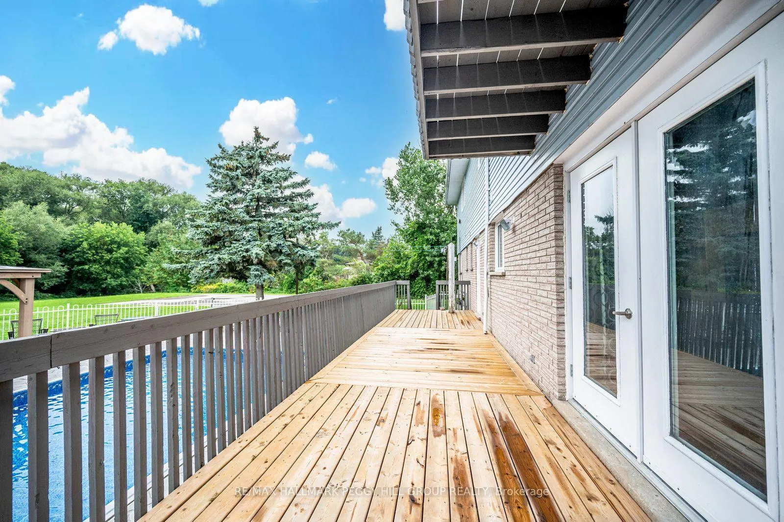 Photo 24 of 1923 10th Line, Innisfil, Stroud — HOMEH