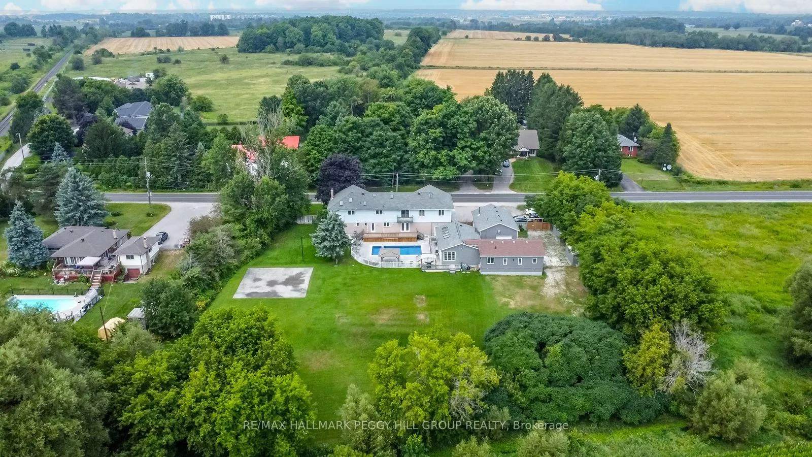 Photo 33 of 1923 10th Line, Innisfil, Stroud — HOMEH