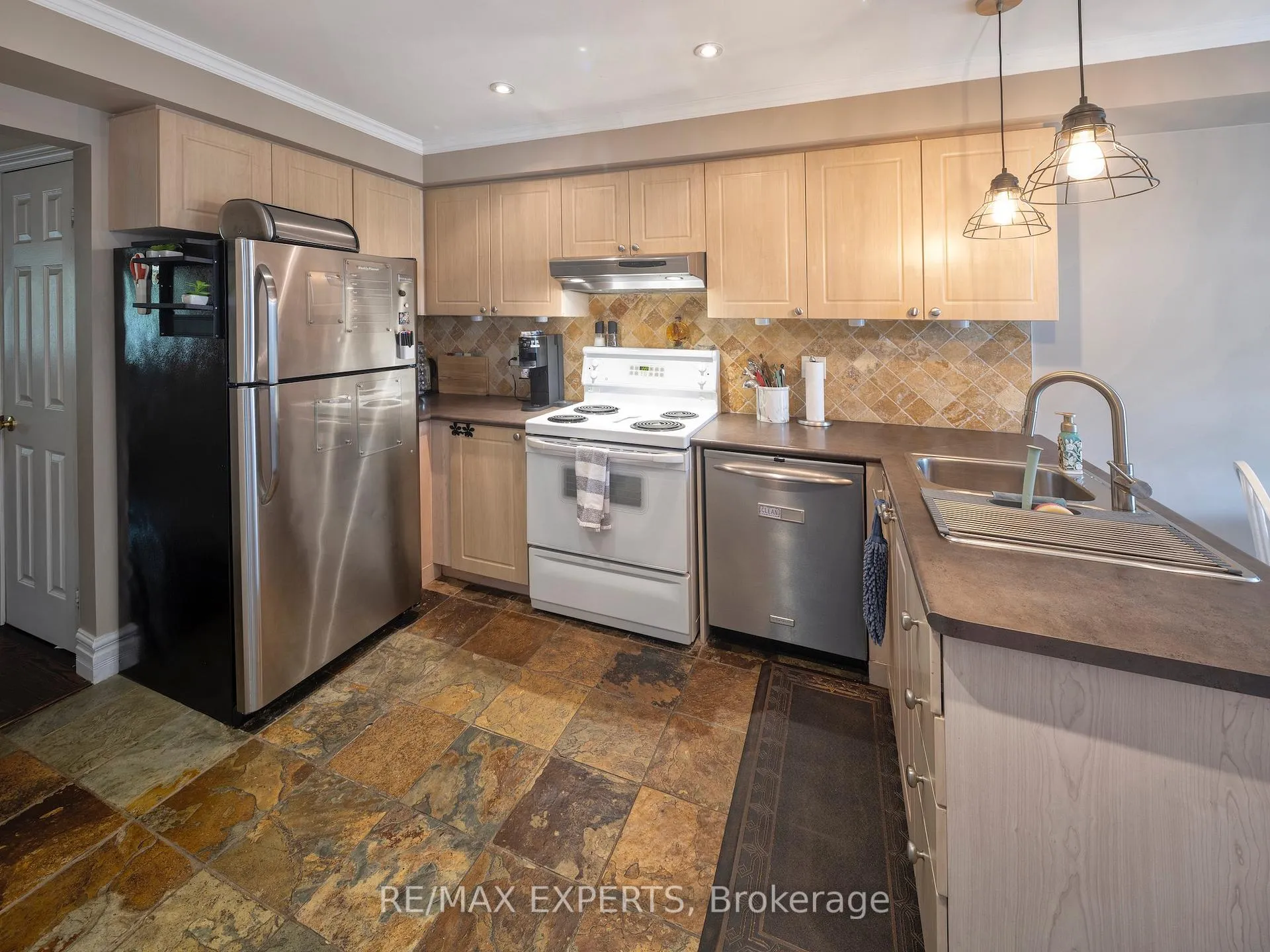 Photo 12 of 53 Horne Avenue, Ajax, Central West — HOMEH