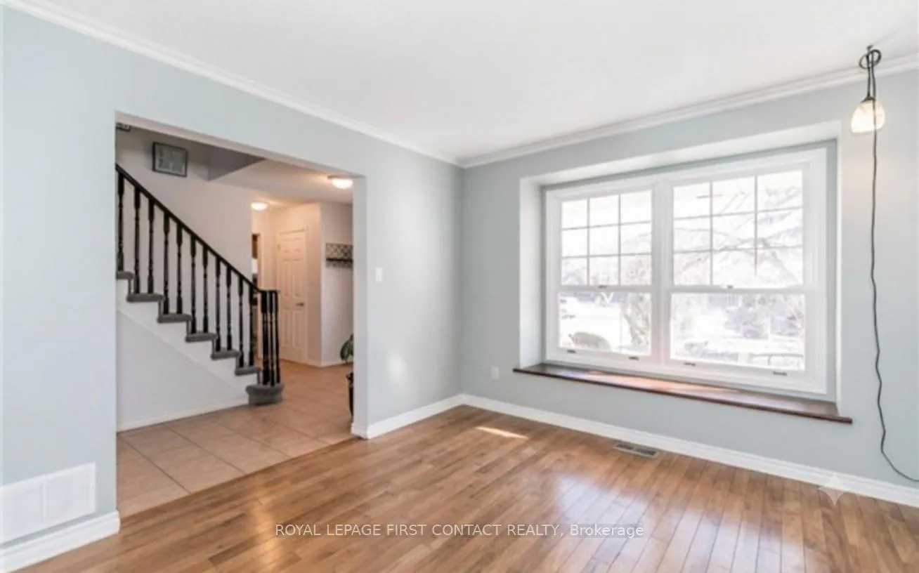 Photo 3 of 61 Herrell Avenue, Barrie, Painswick North — HOMEH