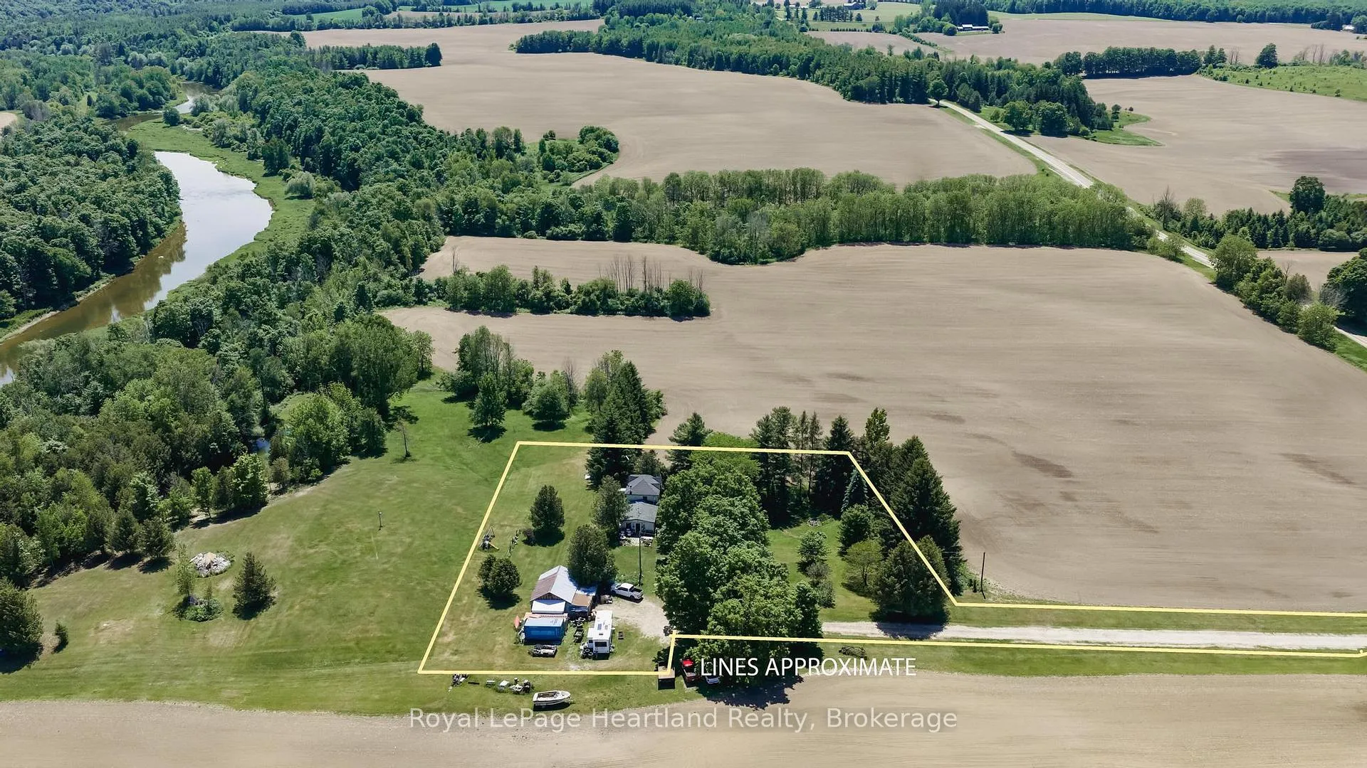 Photo 3 of 86492 Beecroft Line, North Huron, East Wawanosh — HOMEH
