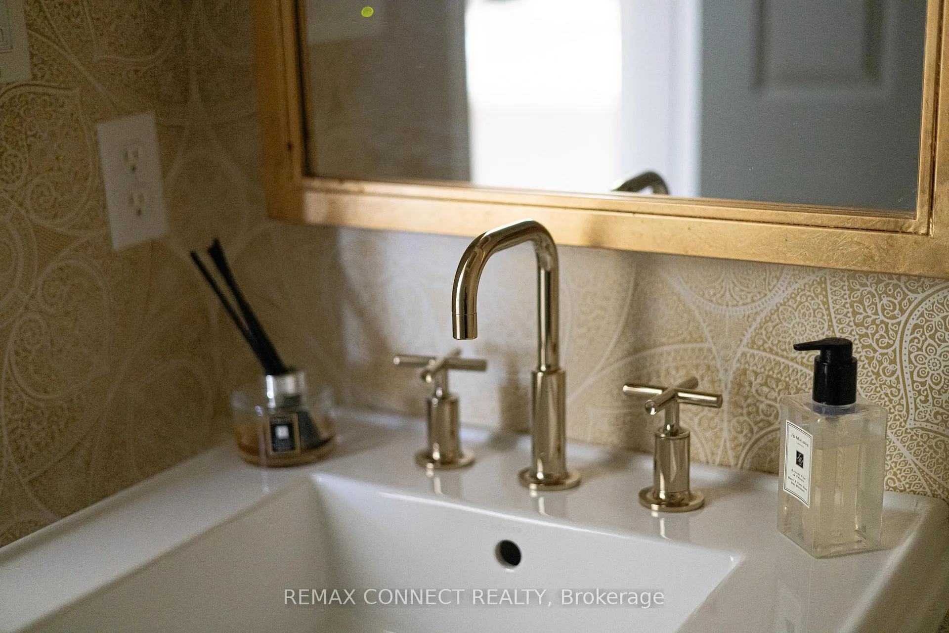 Photo 21 of 374 Lippincott Street, Toronto, University — HOMEH